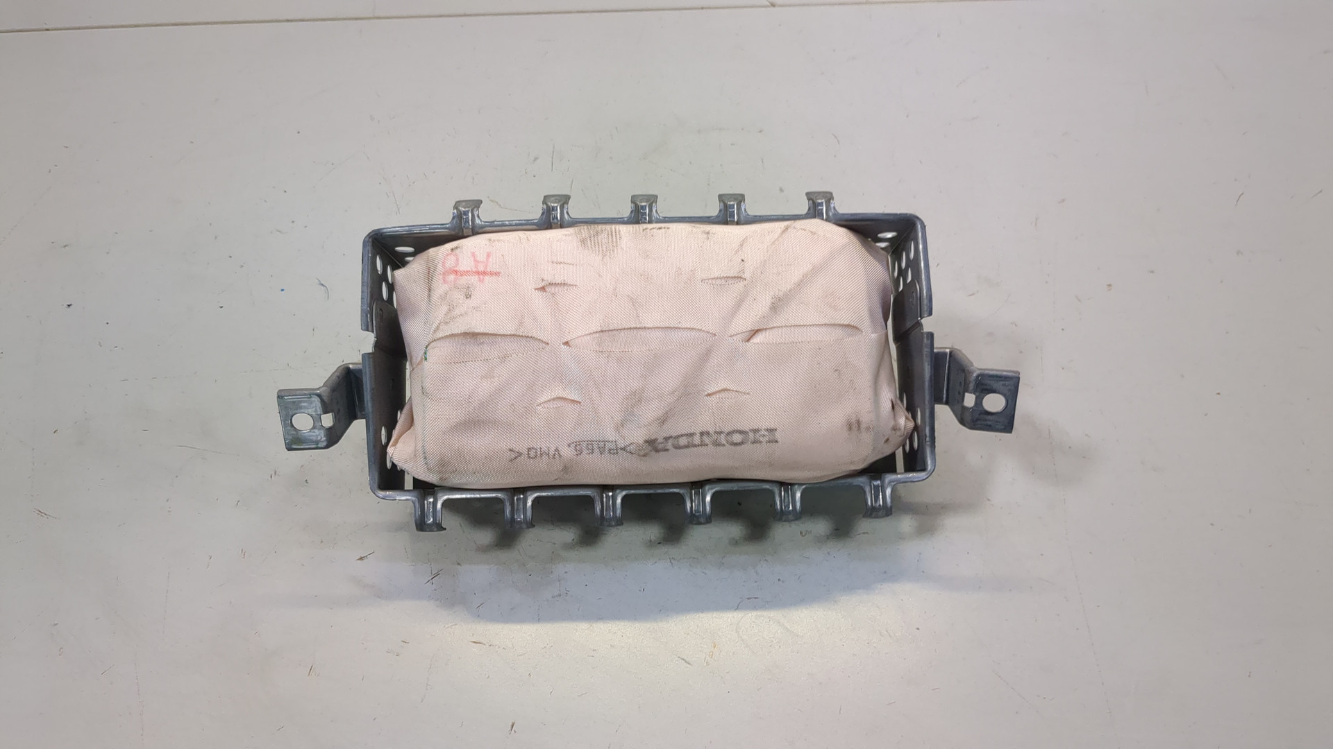 Подушка безопасности пассажирская (в торпедо)