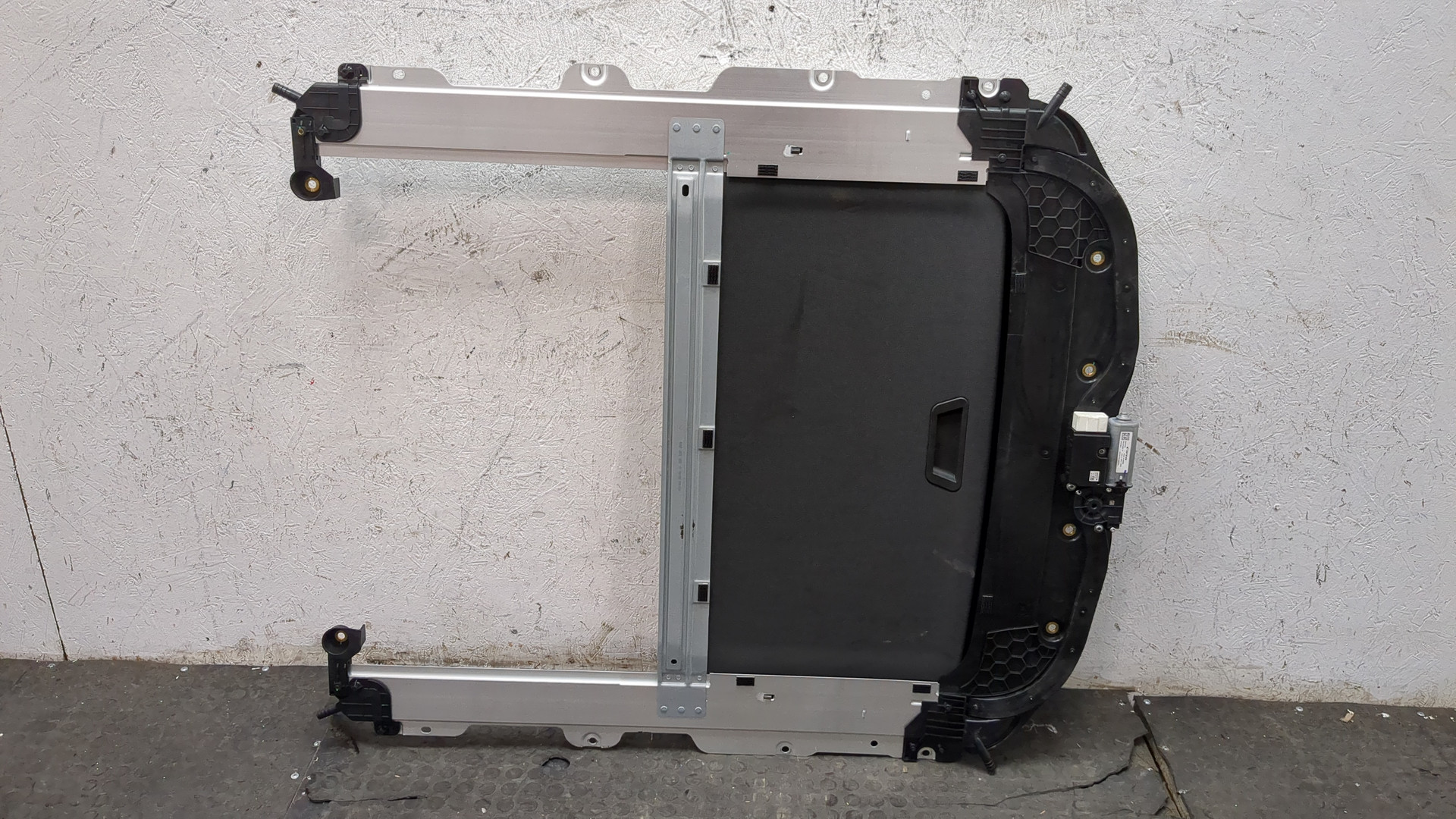 Люк в сборе электрический