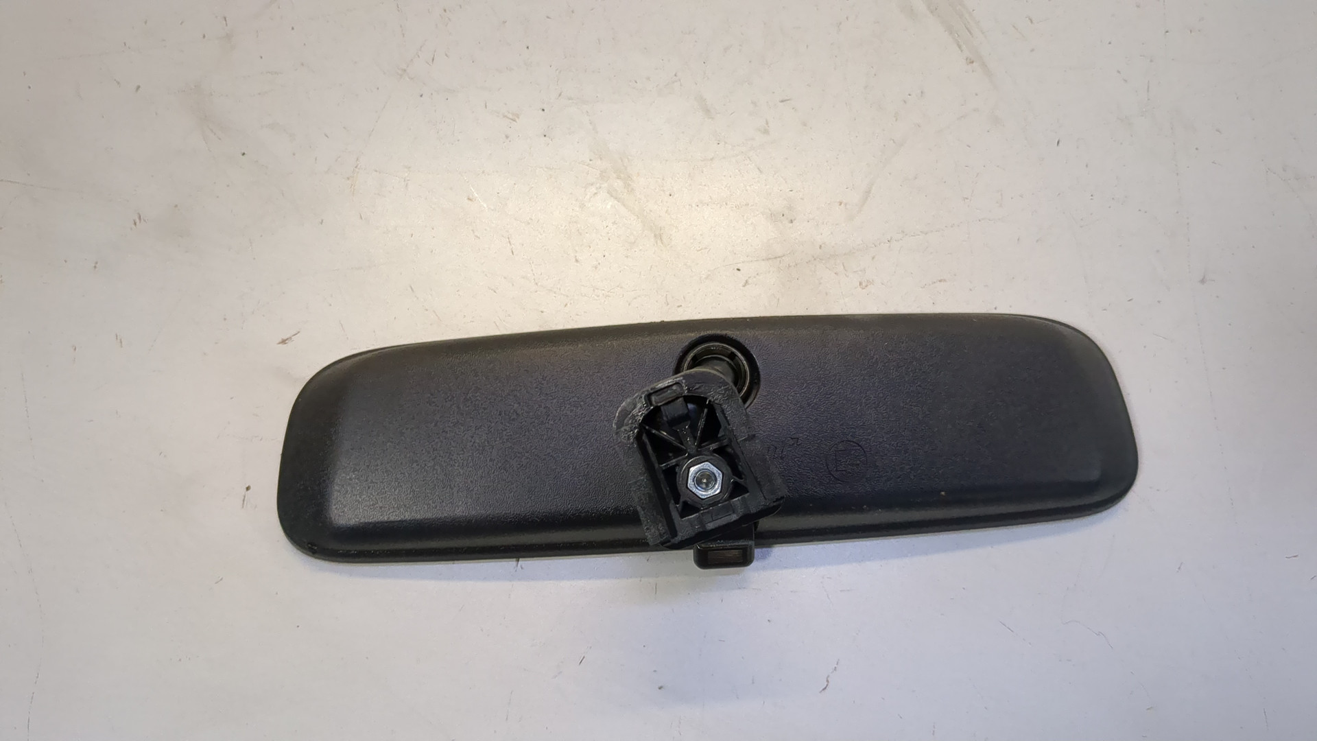 Зеркало заднего вида