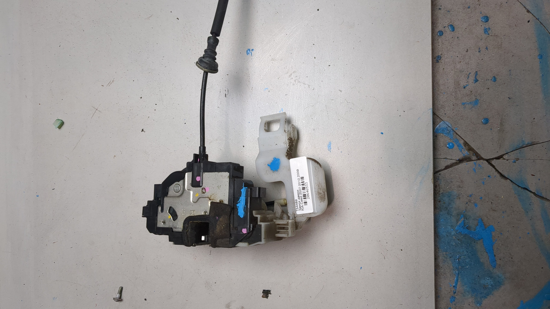 Замок двери передней правой