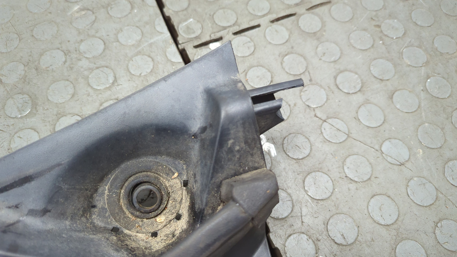 Решетка стеклоочистителей (Жабо)