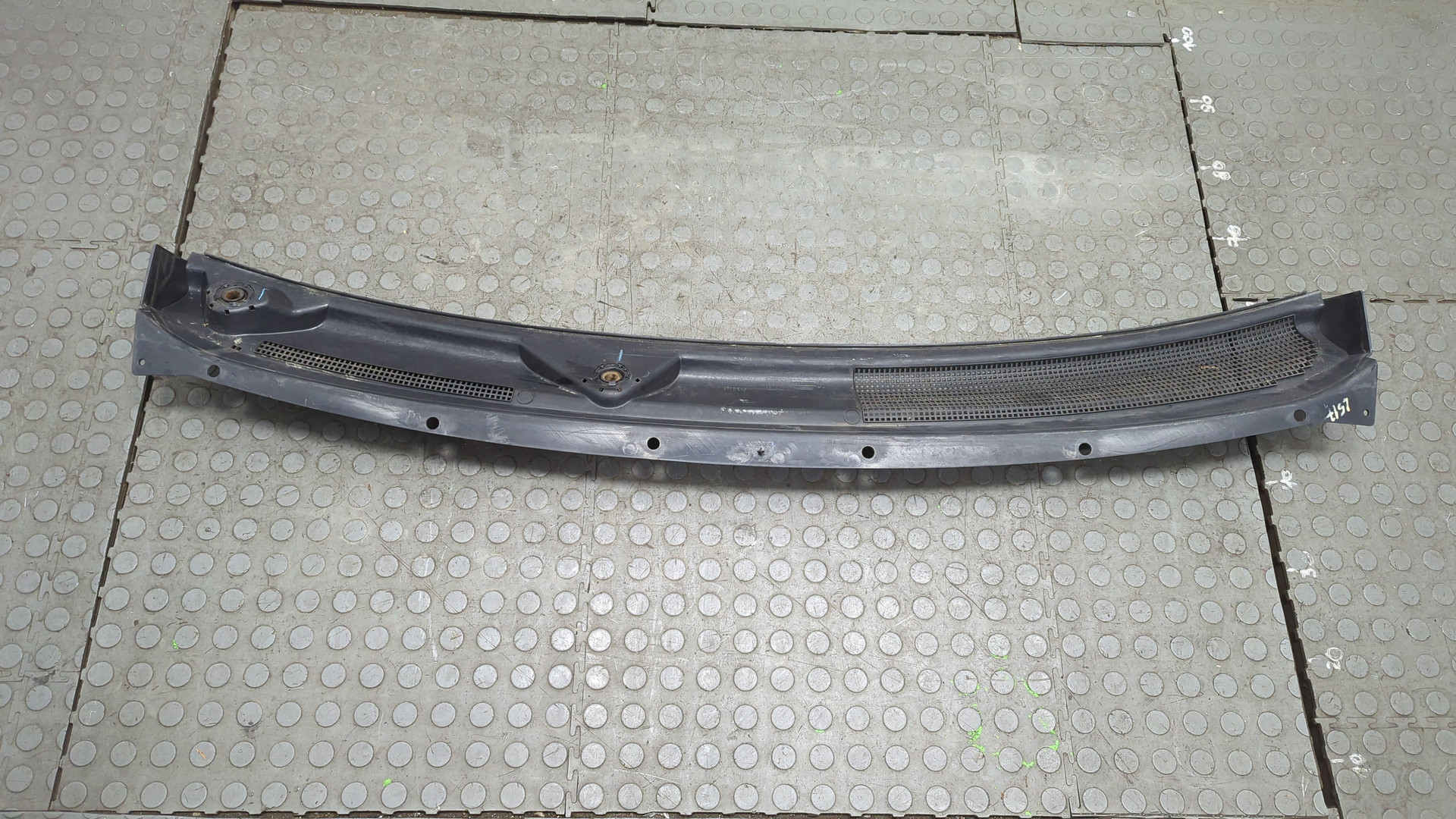 Решетка стеклоочистителей (Жабо)