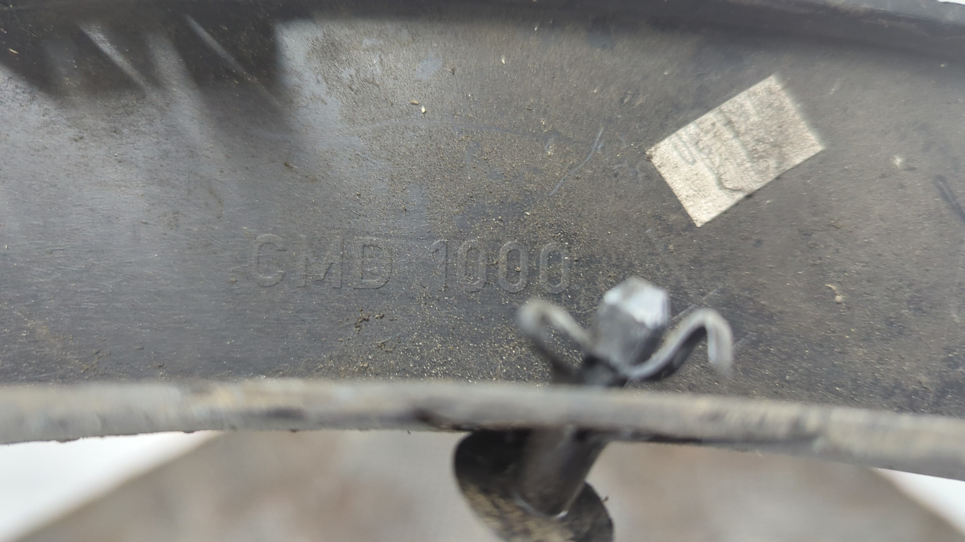 Накладка переднего крыла левого