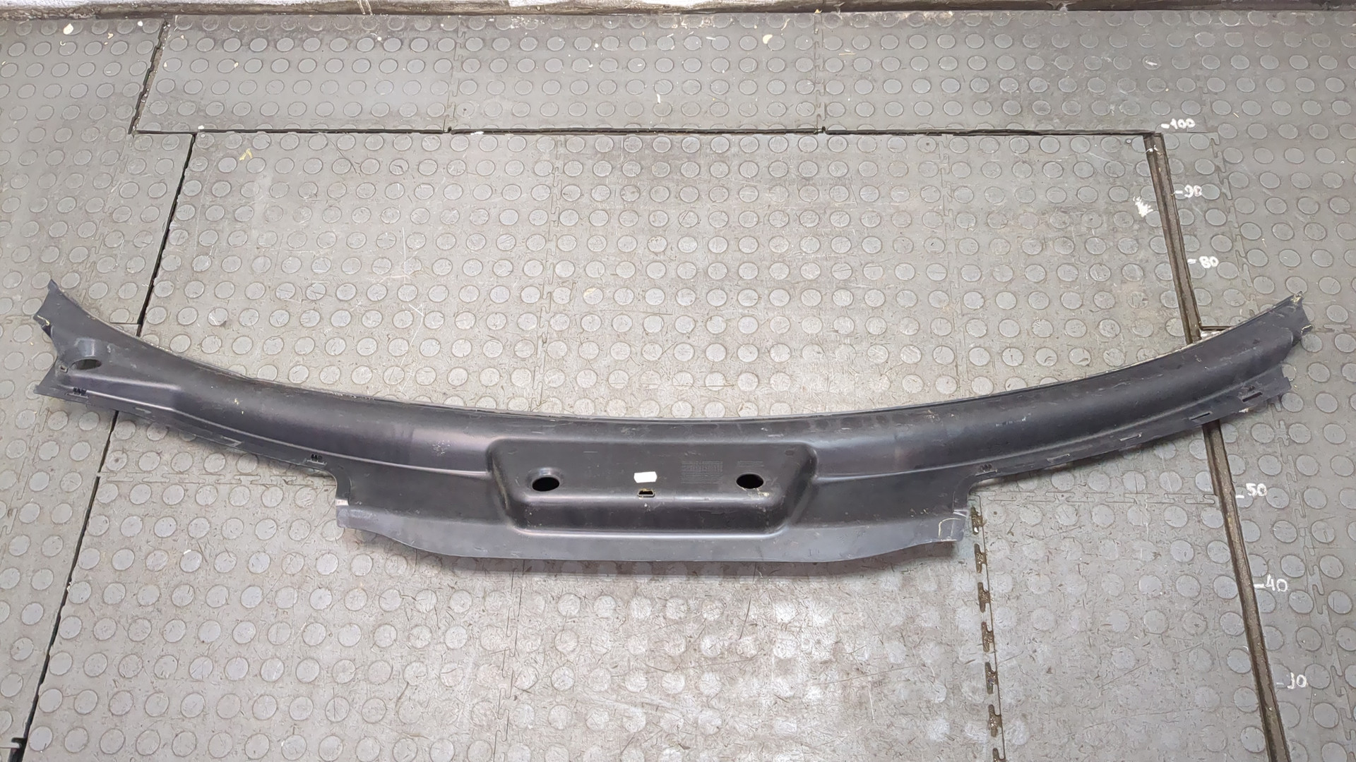 Решетка стеклоочистителей (Жабо)