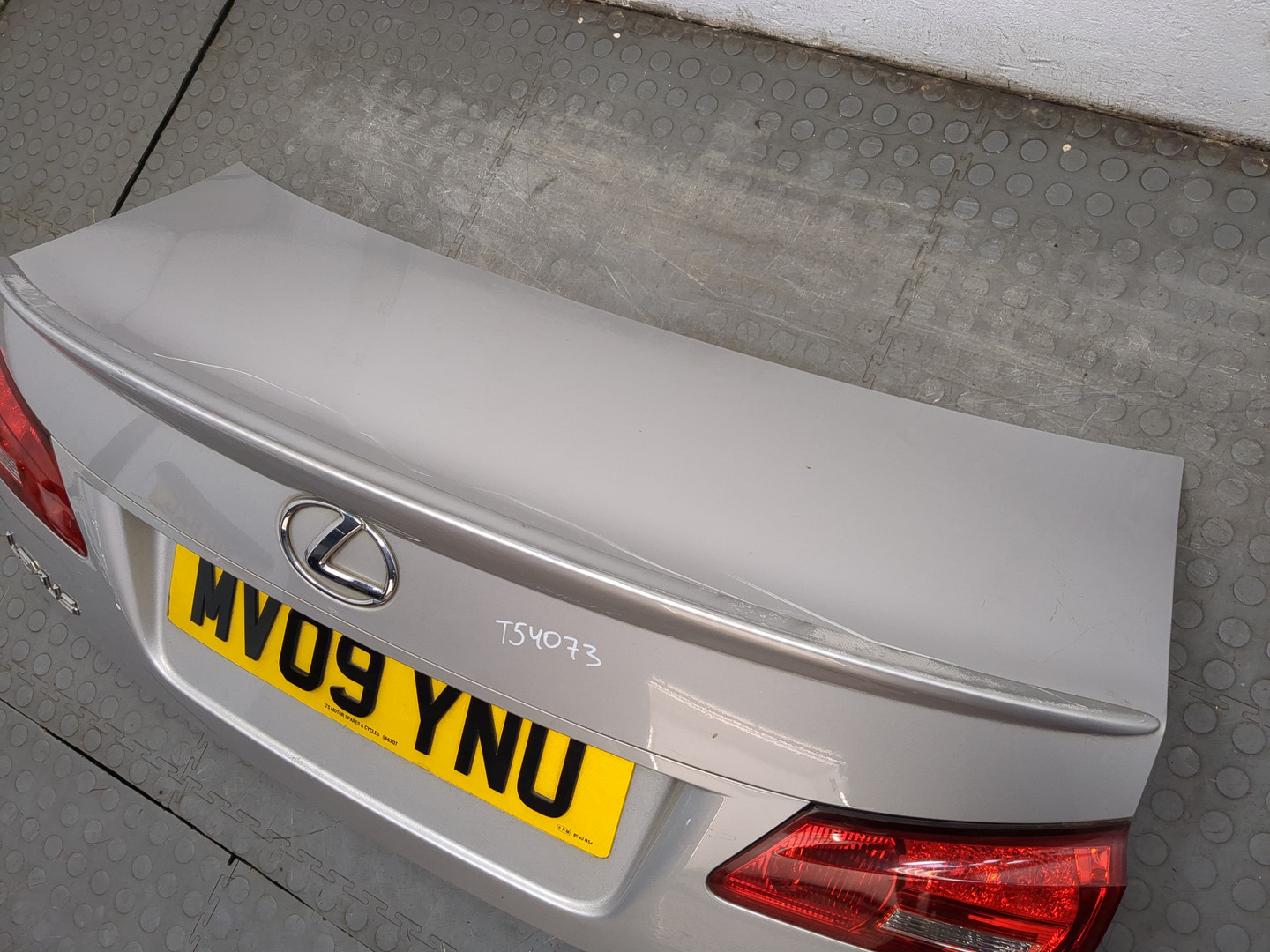 Дверь багажника