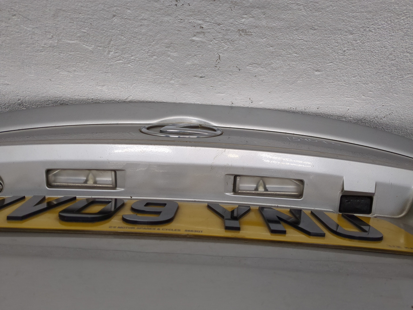 Дверь багажника