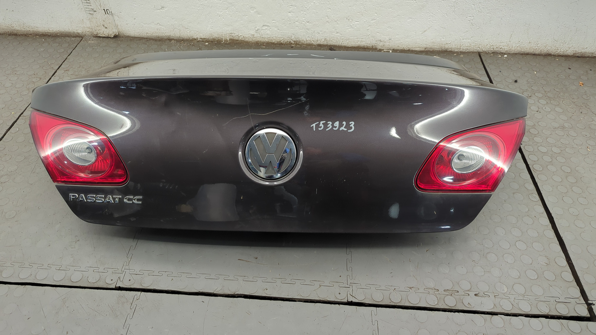 Дверь багажника