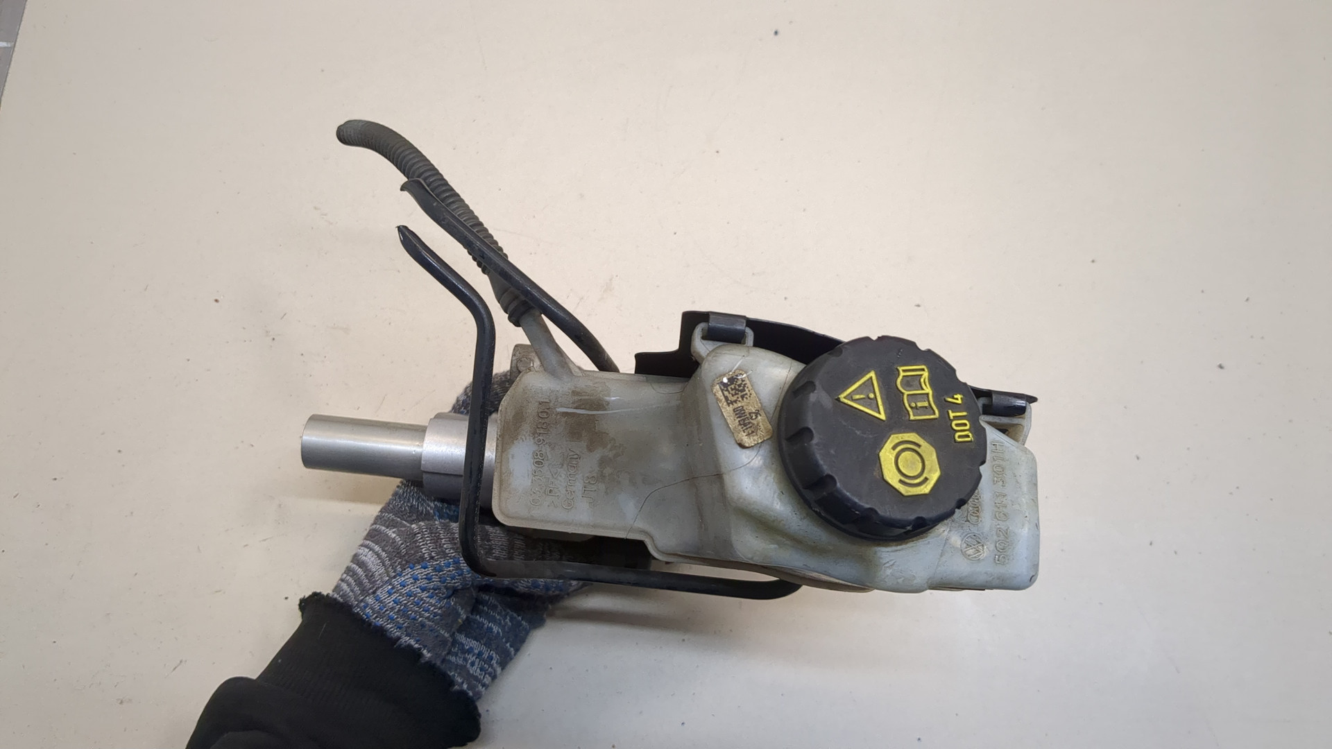 Цилиндр тормозной главный