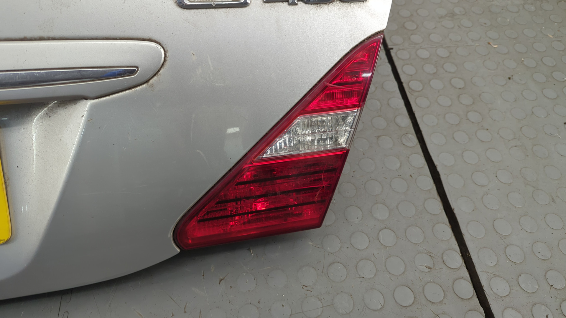 Дверь багажника