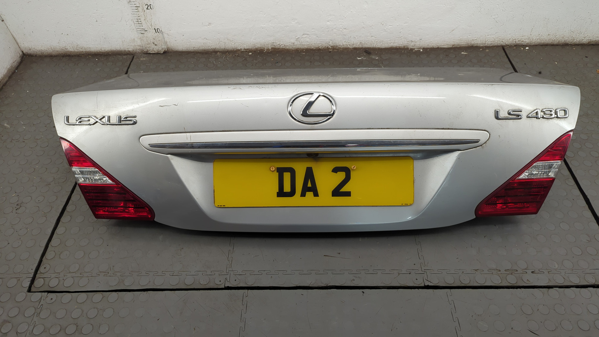 Дверь багажника