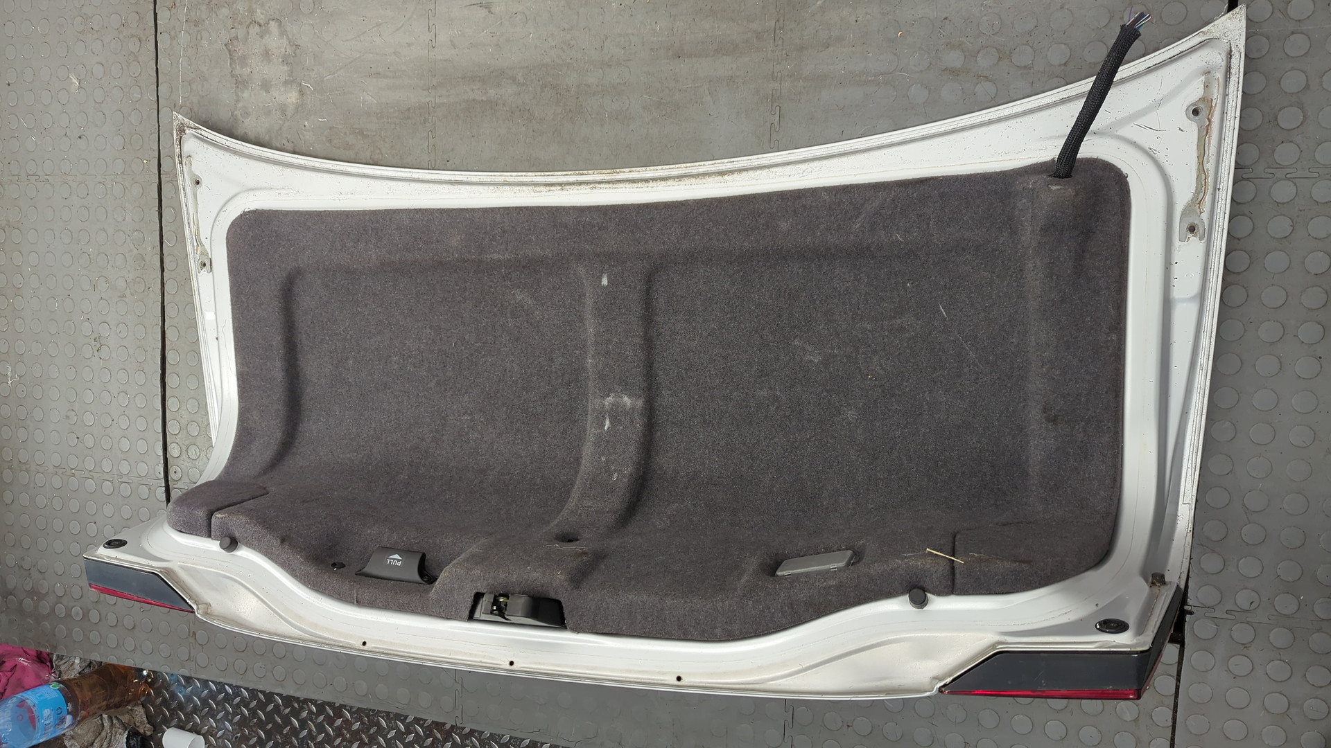 Дверь багажника