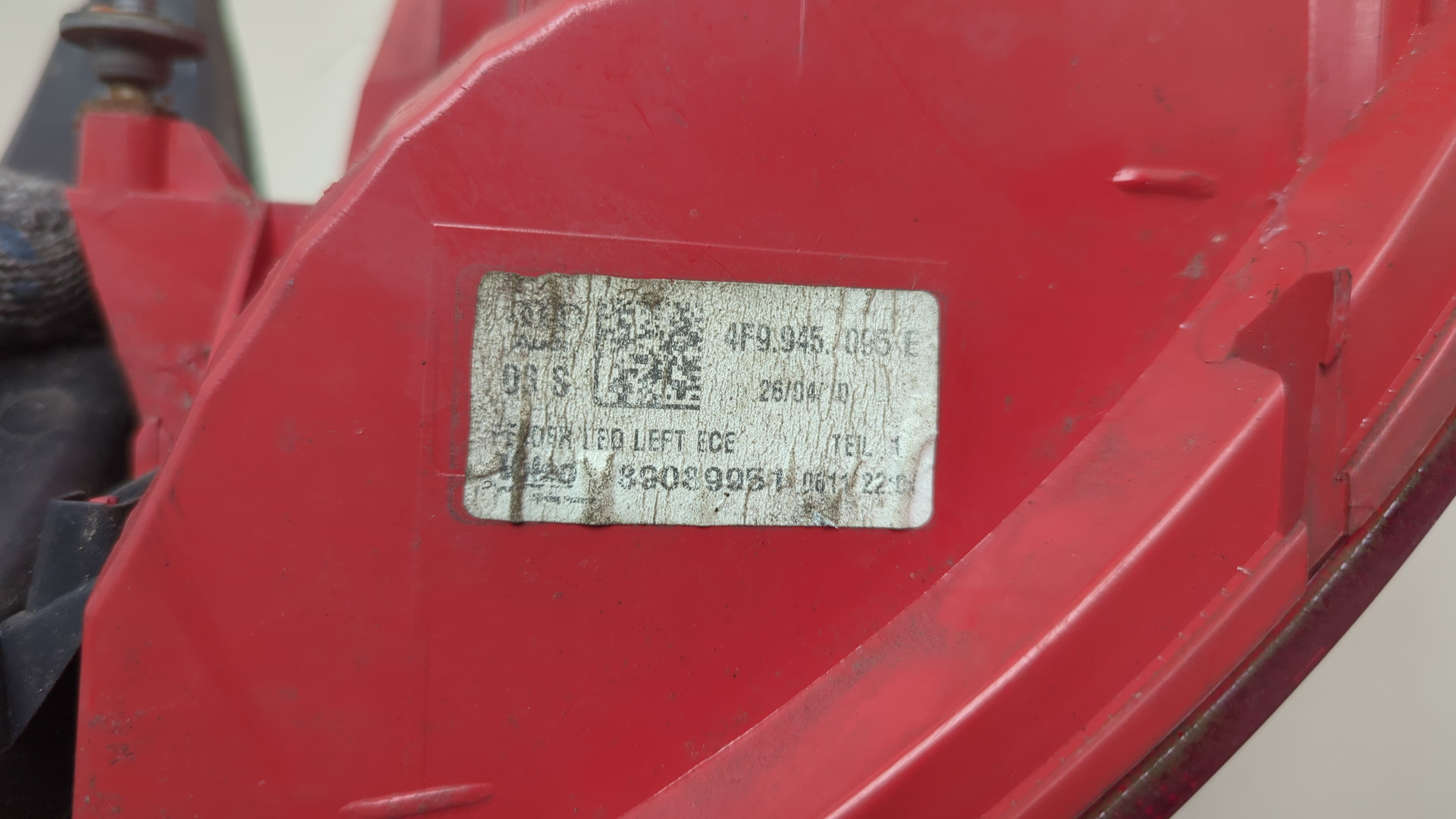 Фонарь задний левый