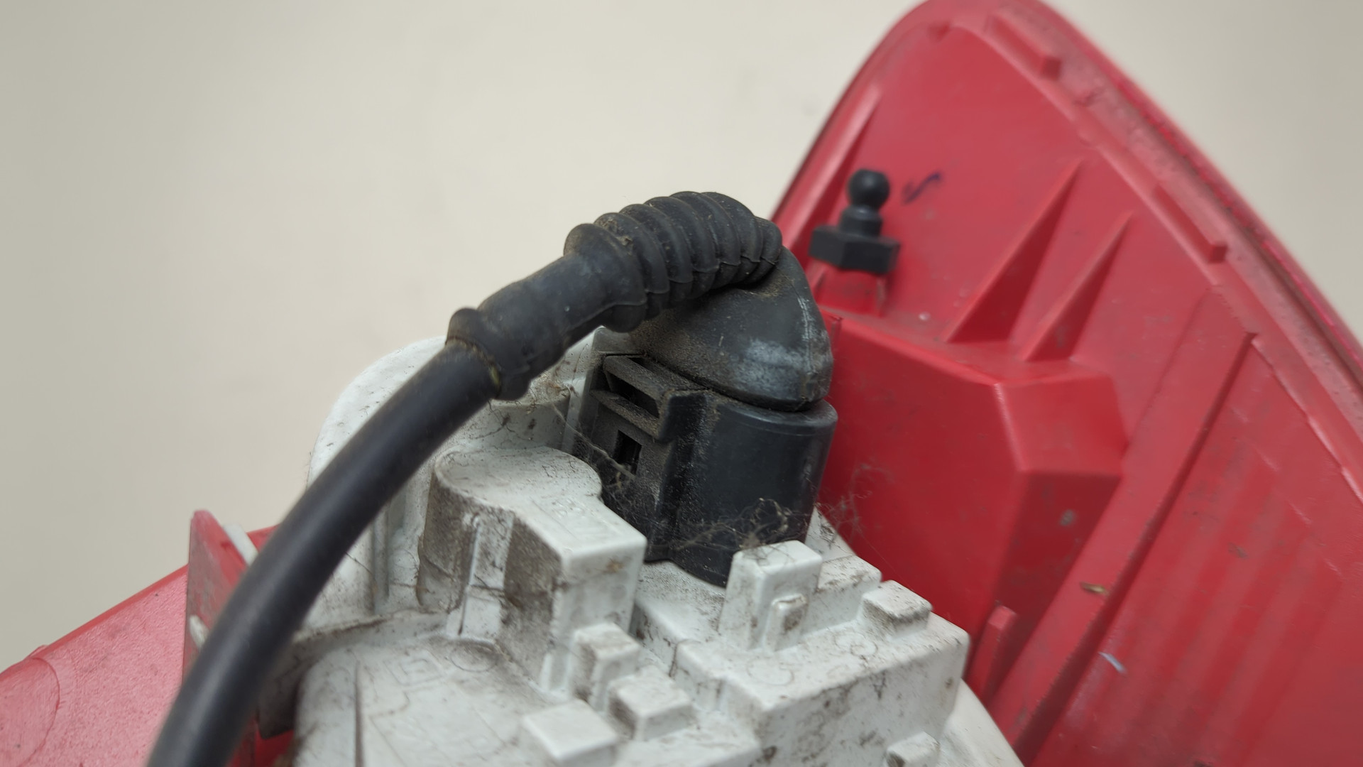 Фонарь задний левый