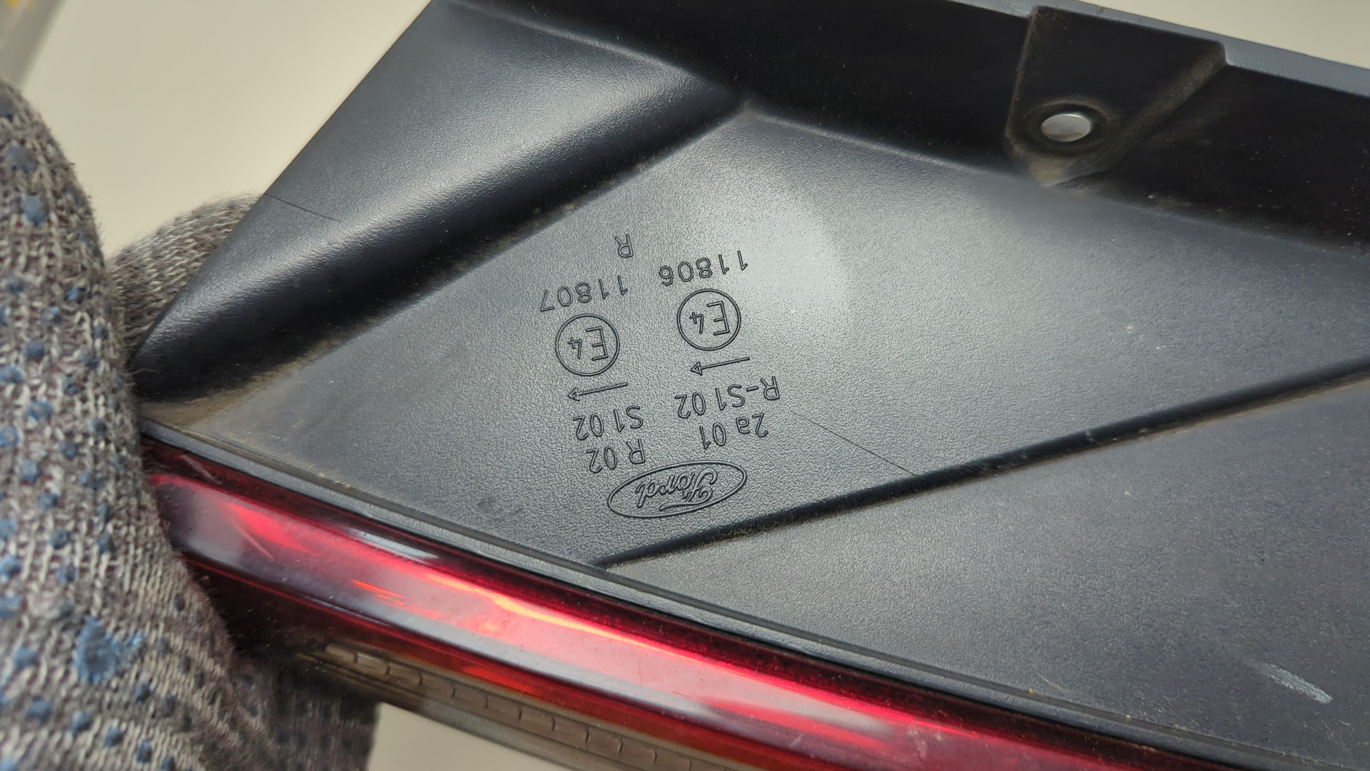 Фонарь задний правый