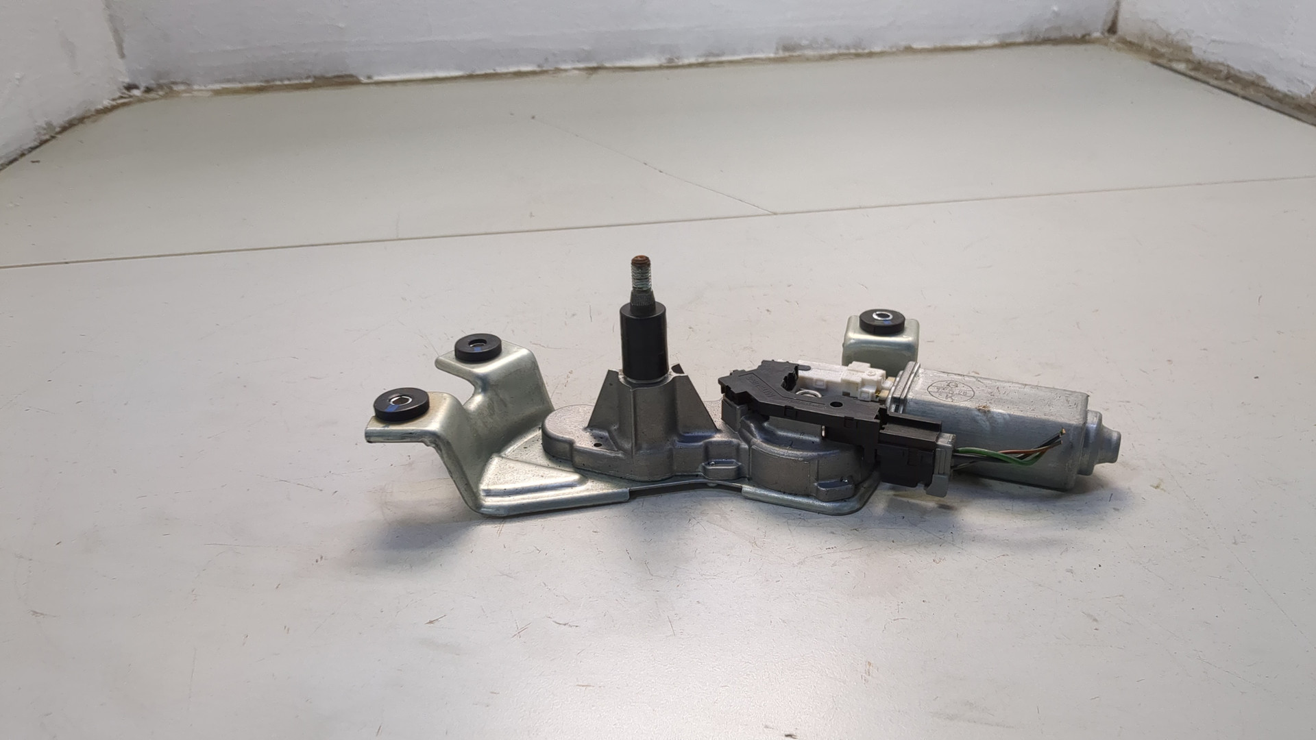 Моторчик стеклоочистителя задний