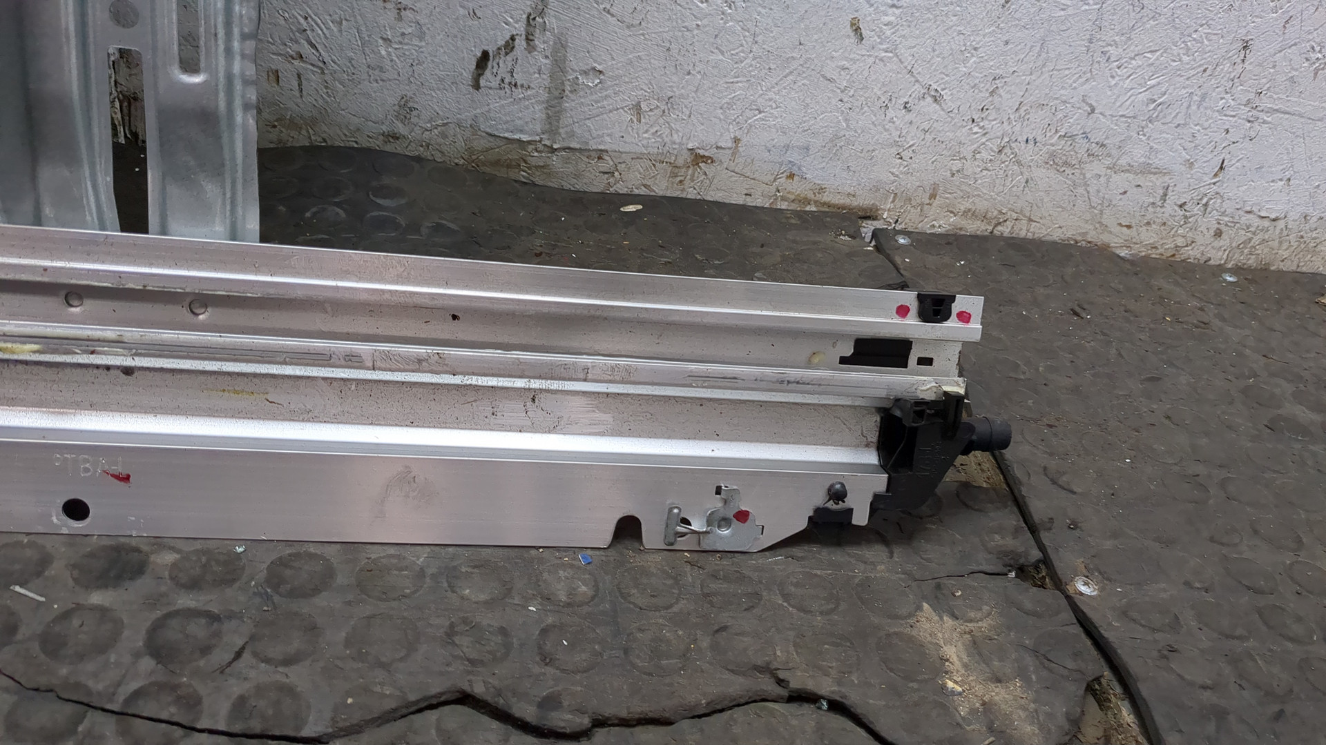 Люк в сборе электрический