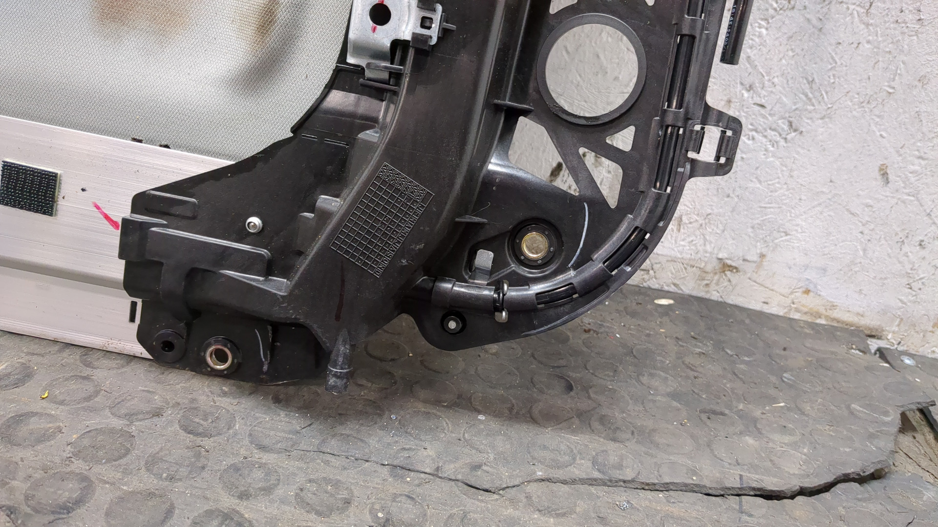 Люк в сборе электрический