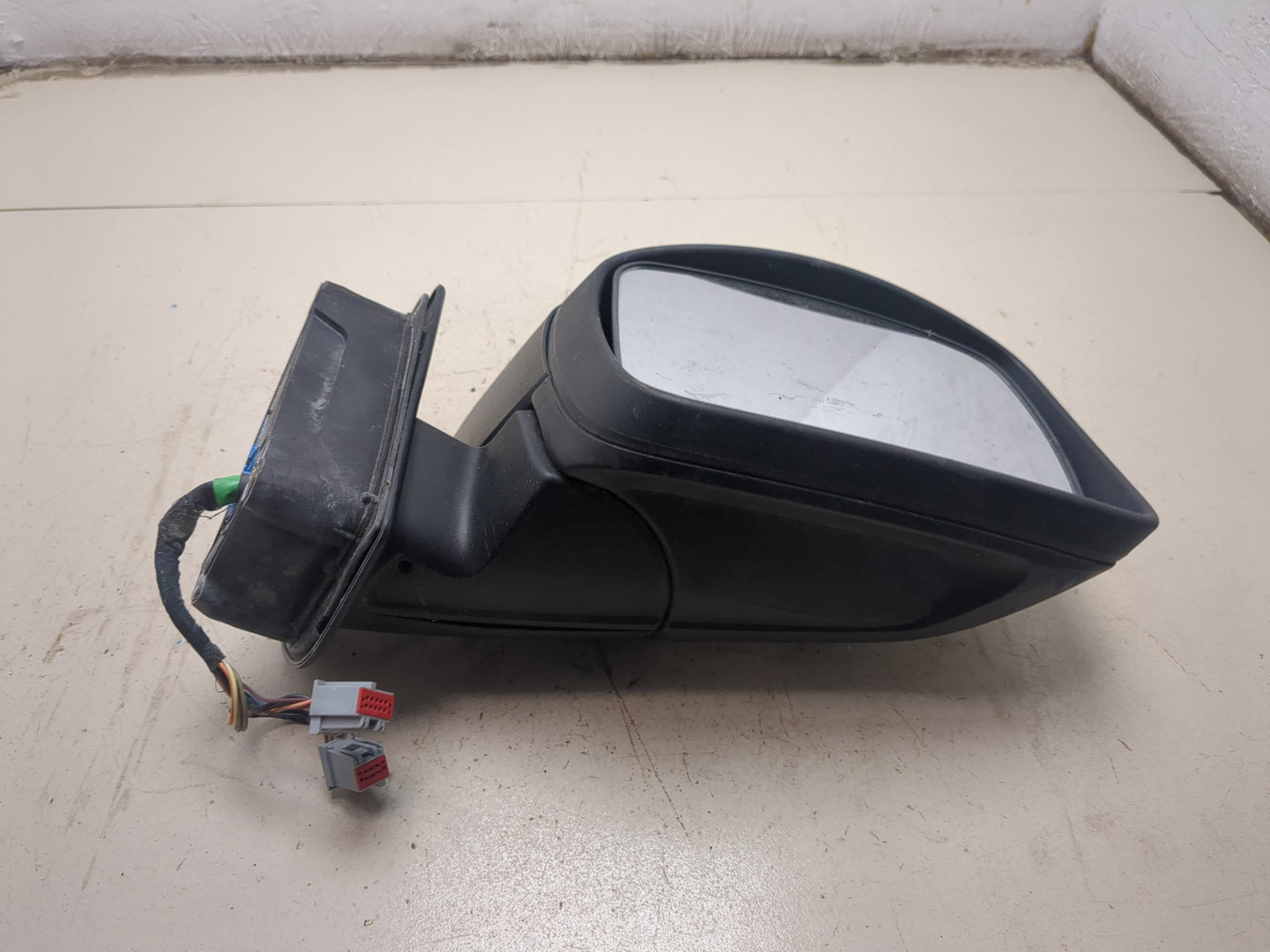 Зеркало правое электрическое