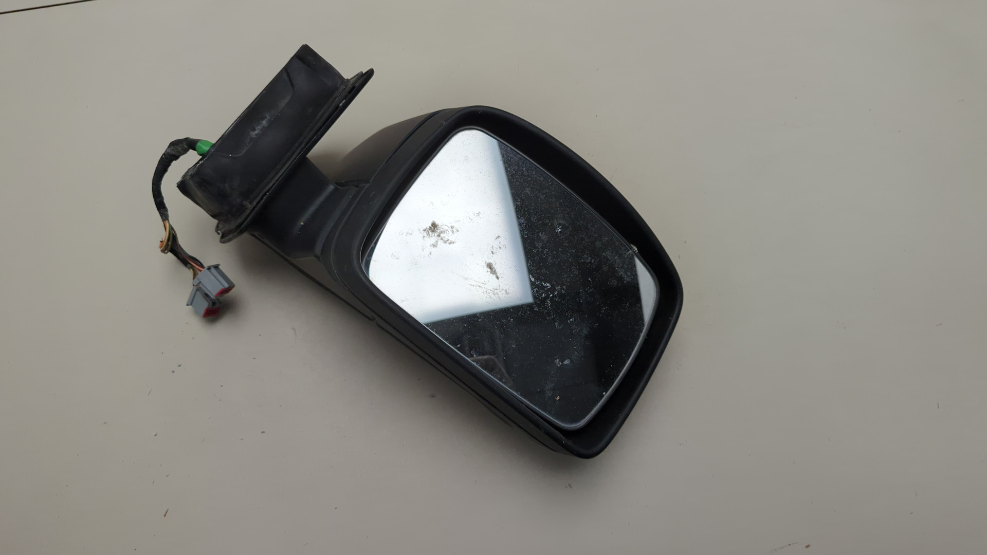 Зеркало правое электрическое