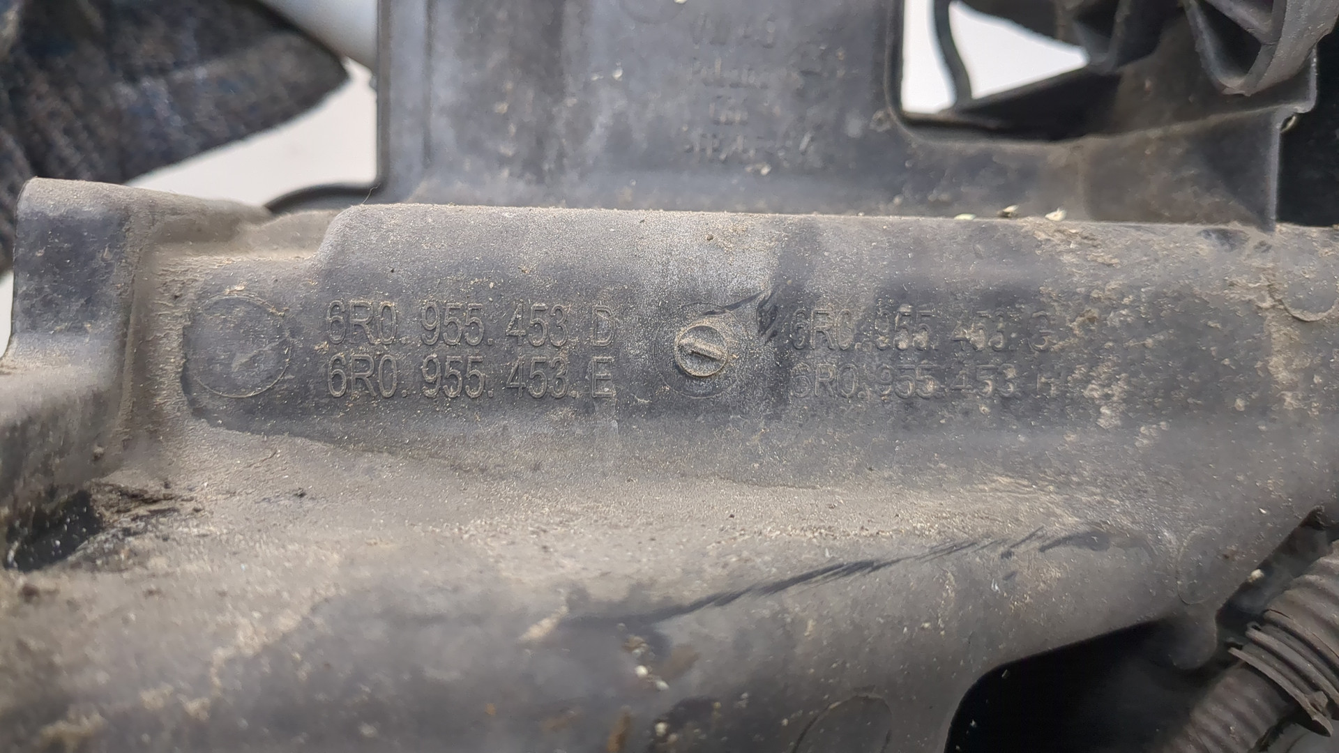 Бачок омывателя лобового стекла