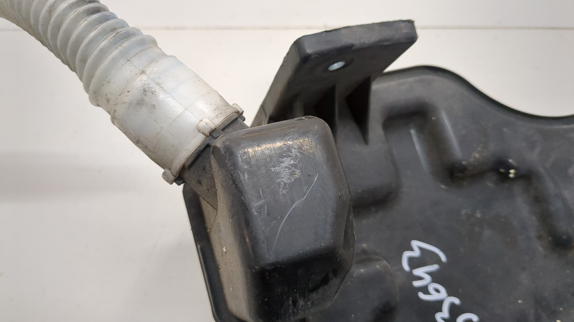 Бачок омывателя лобового стекла