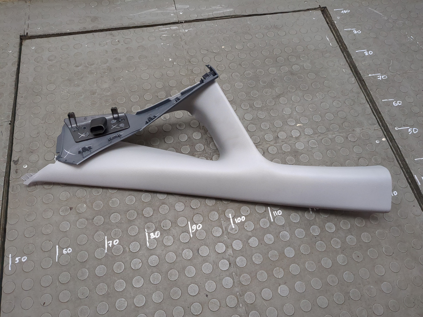 Обшивка стойки