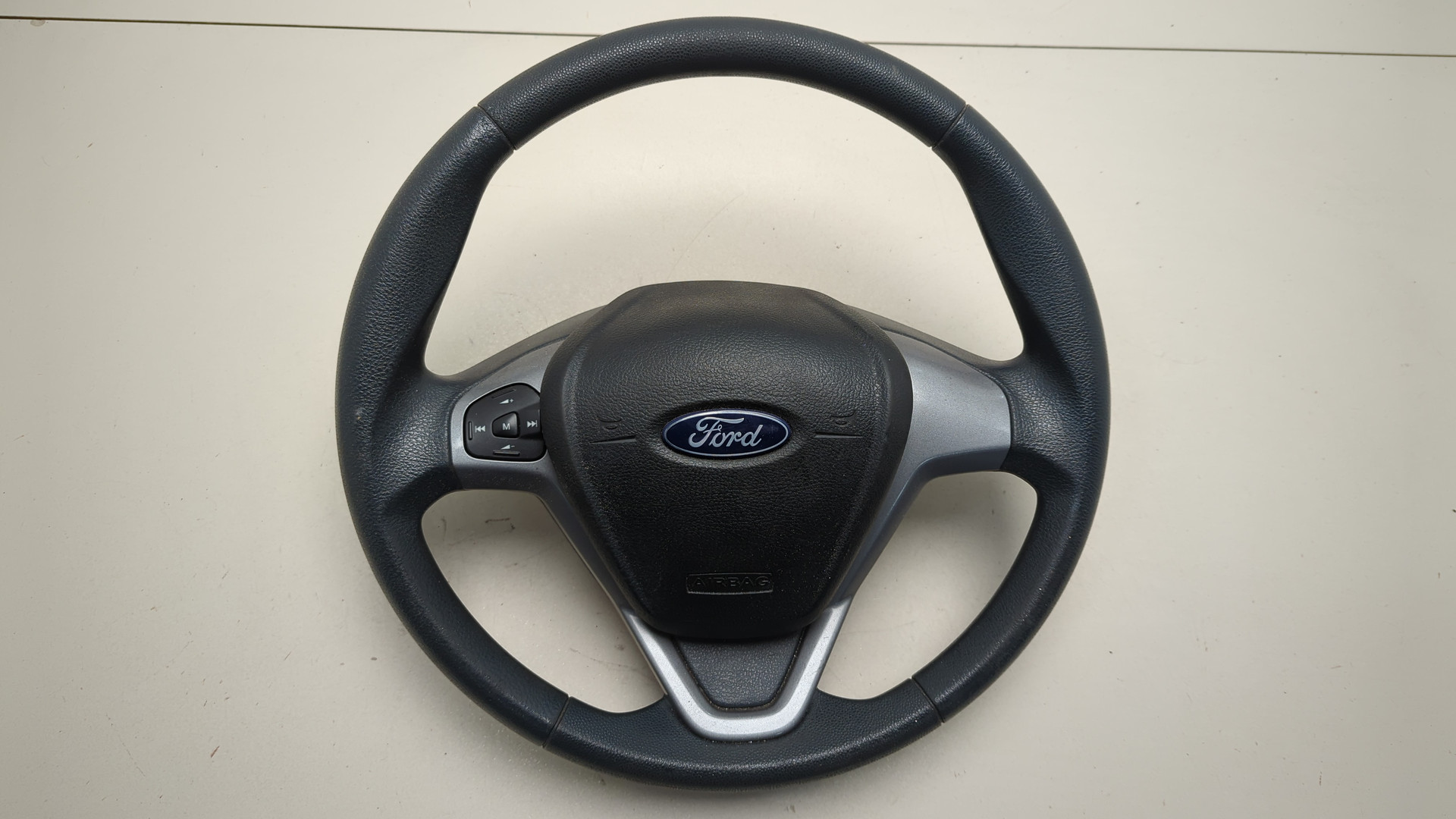 Рулевое колесо (руль)