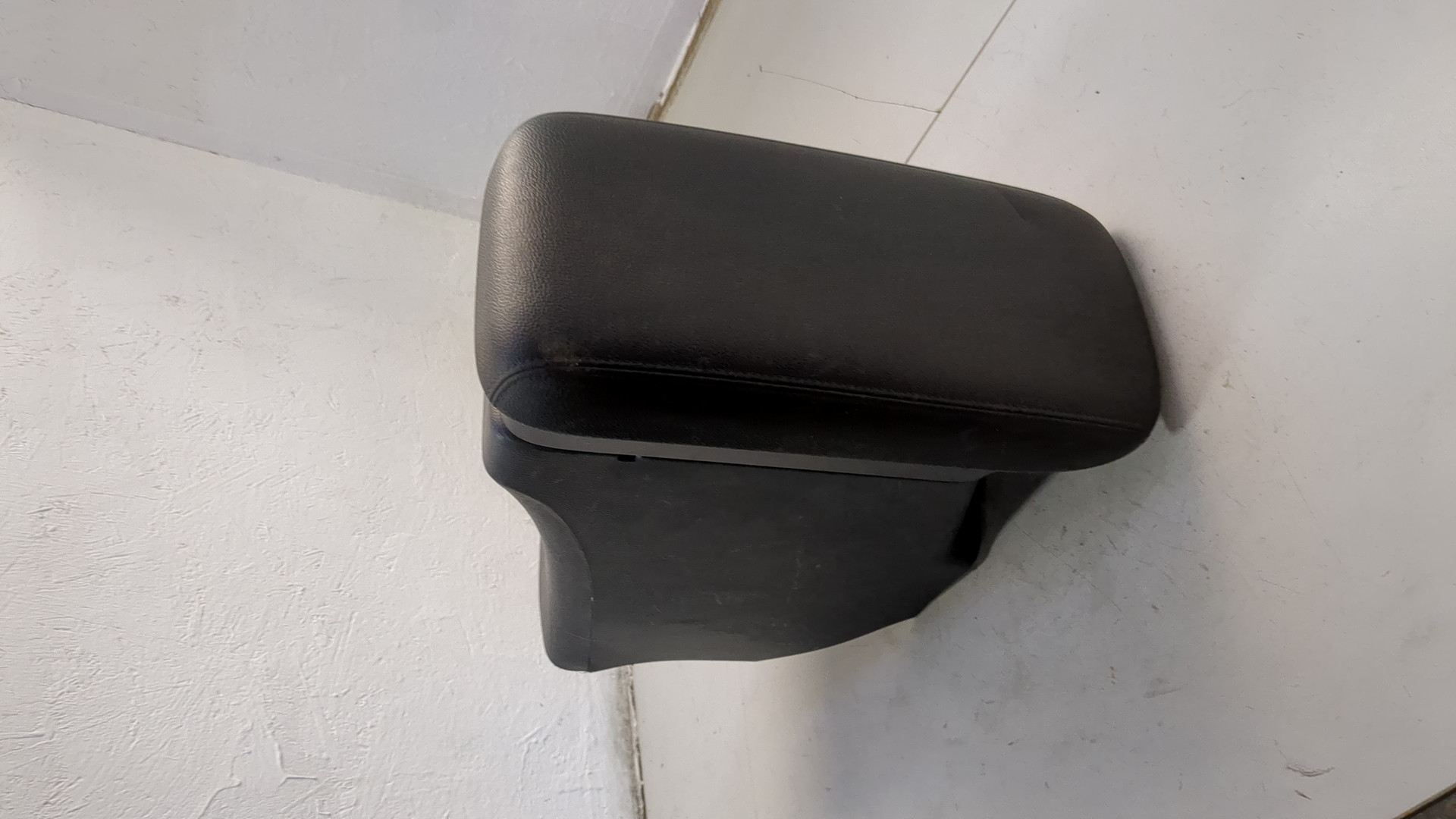 Подлокотник