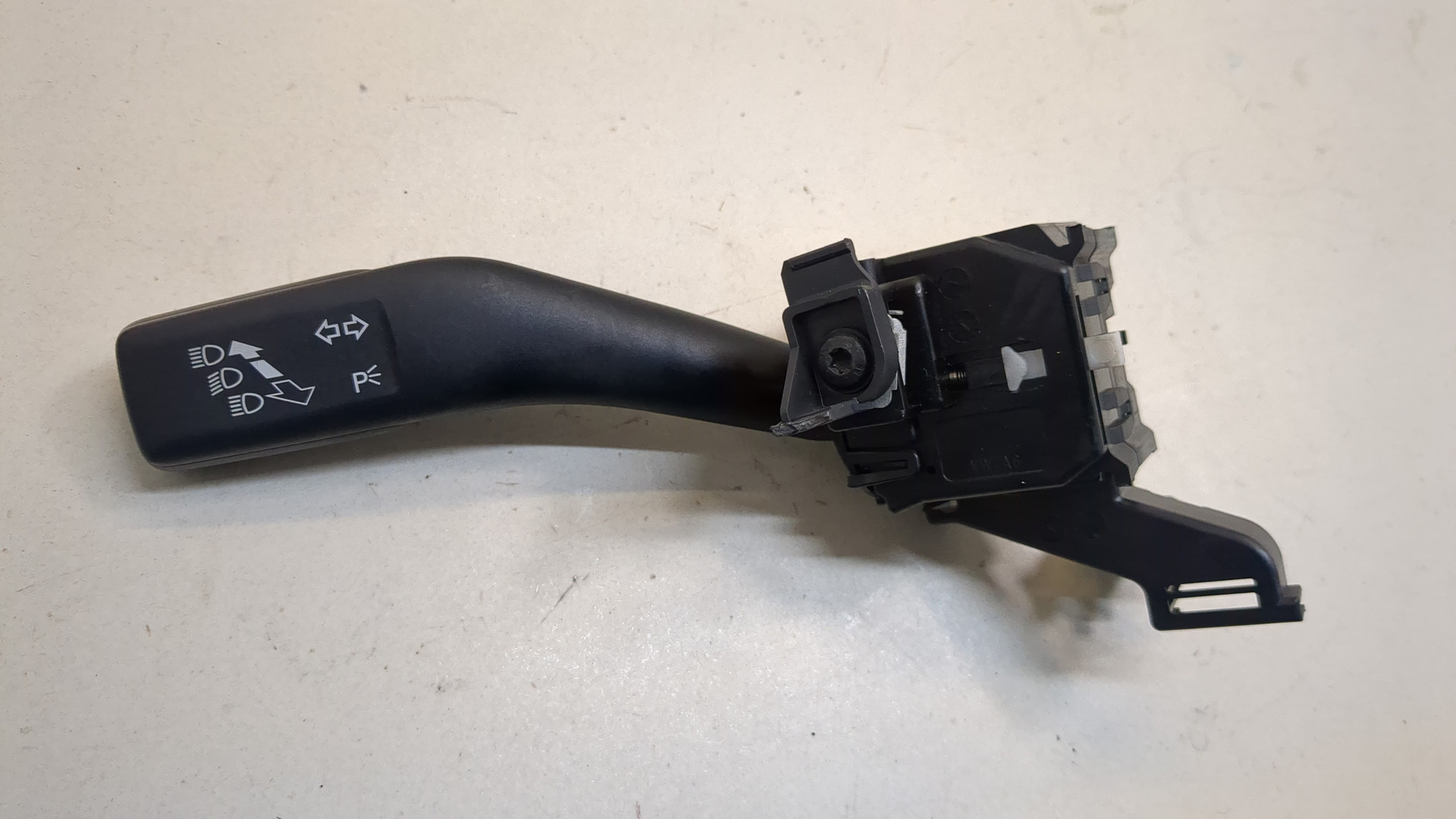 Переключатель поворотов подрулевой