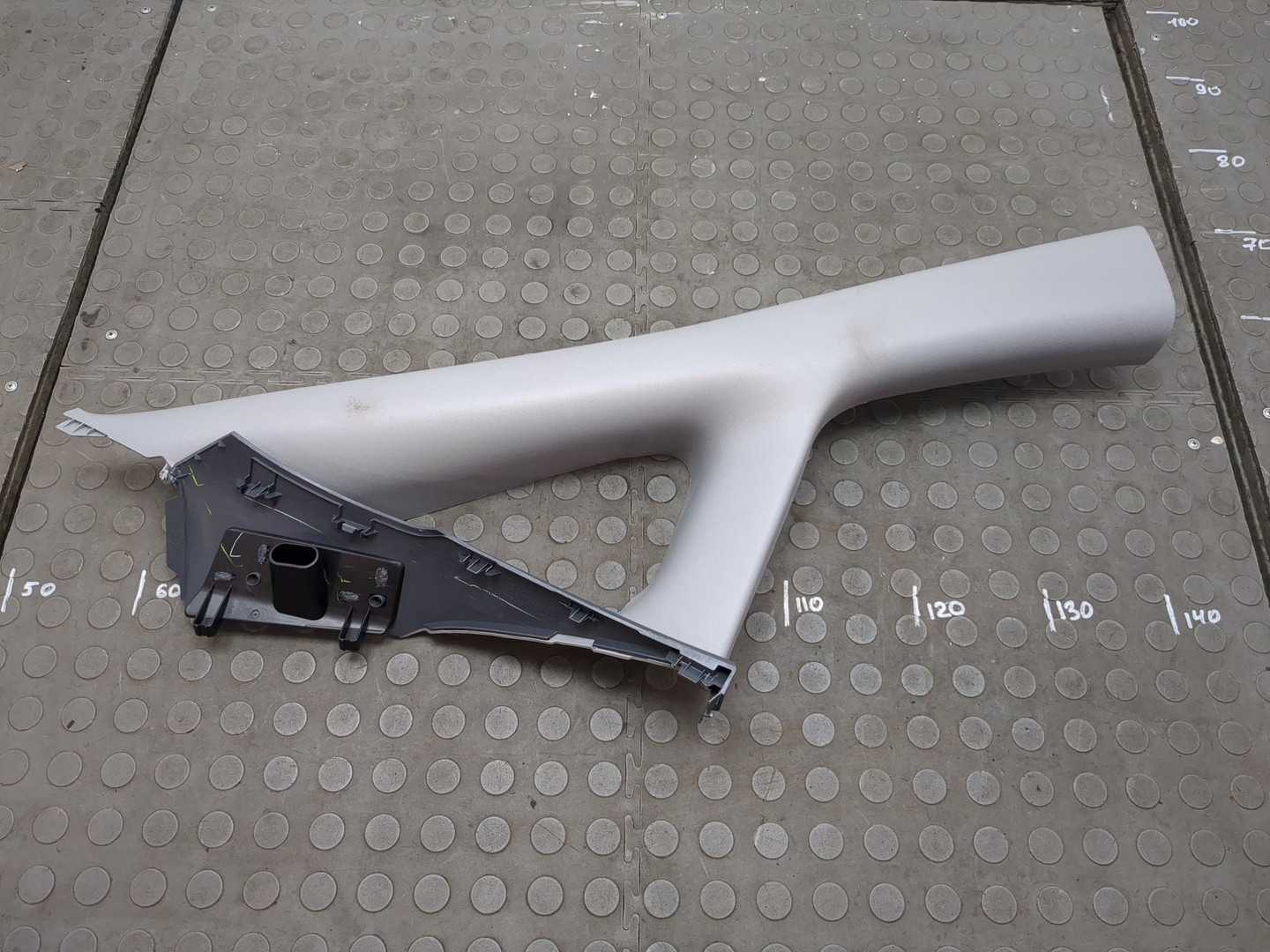 Обшивка стойки