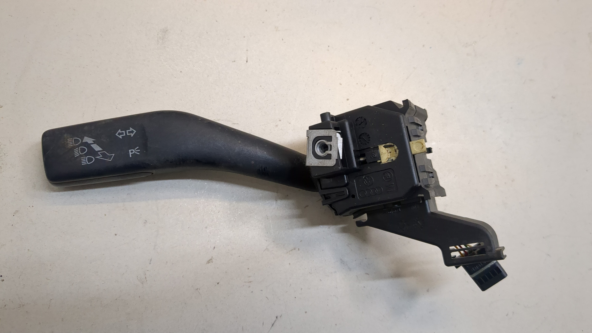 Переключатель поворотов подрулевой