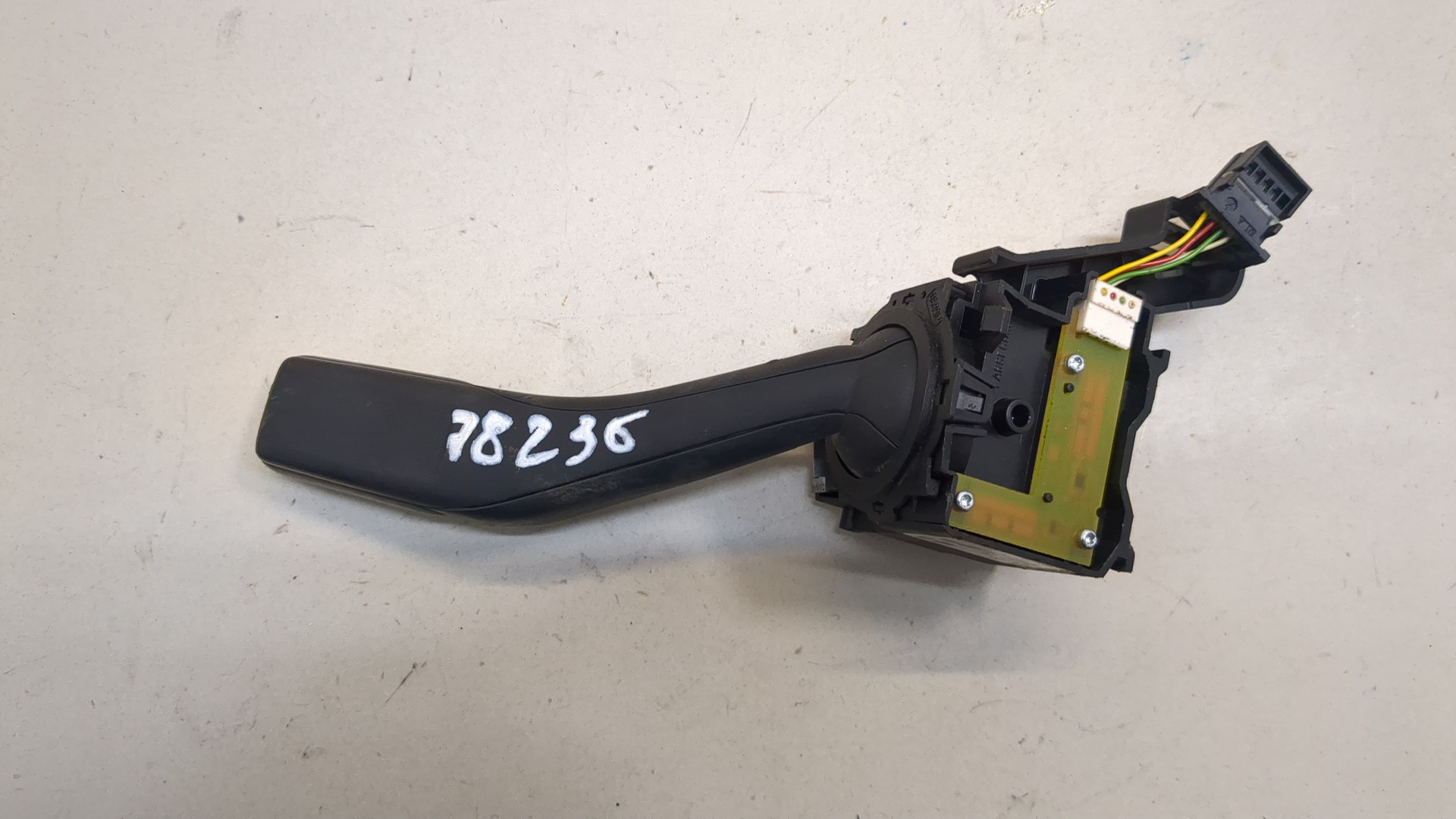 Переключатель поворотов подрулевой