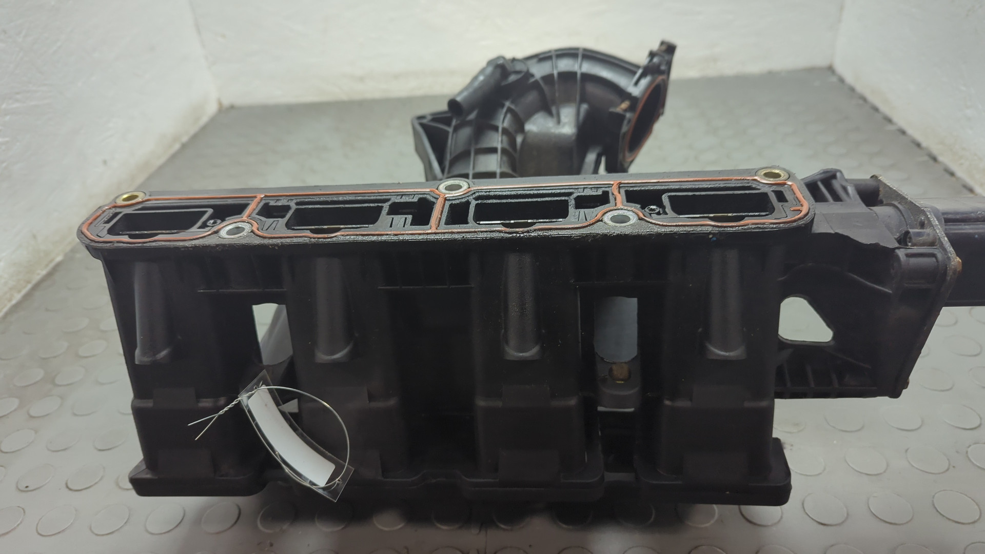 Коллектор впускной