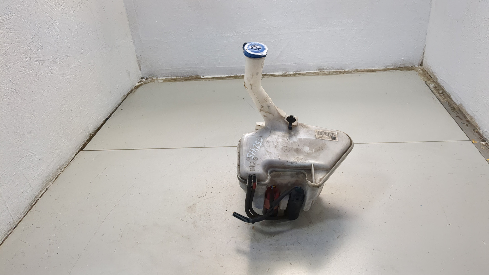 Бачок омывателя лобового стекла