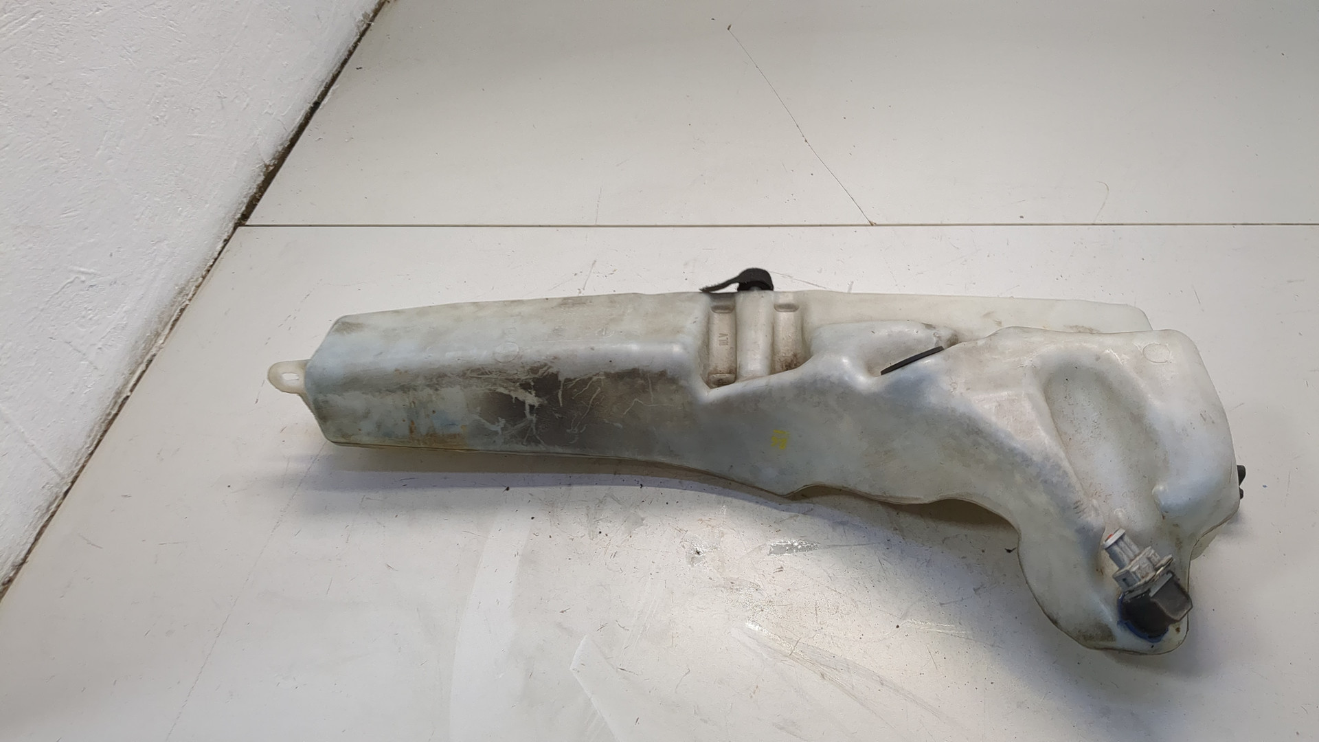 Бачок омывателя лобового стекла