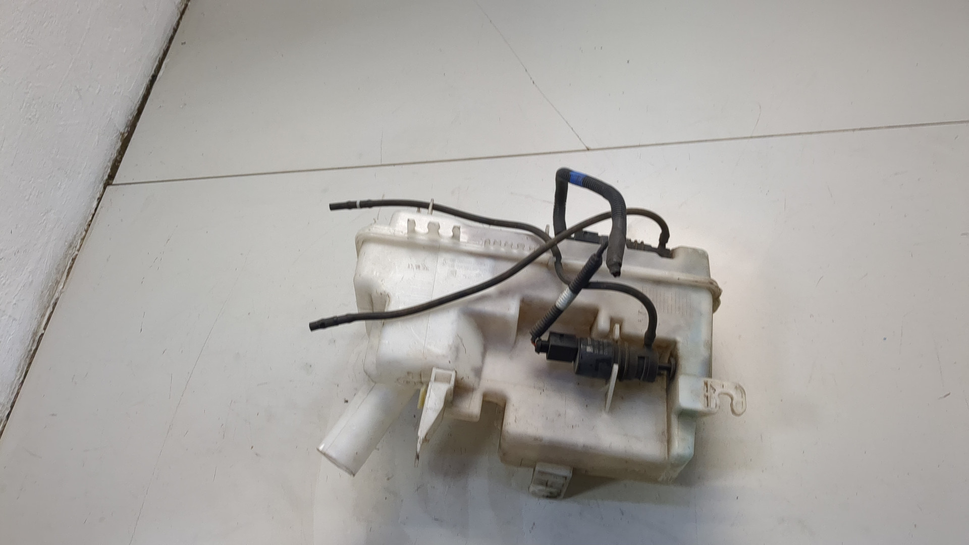 Бачок омывателя лобового стекла