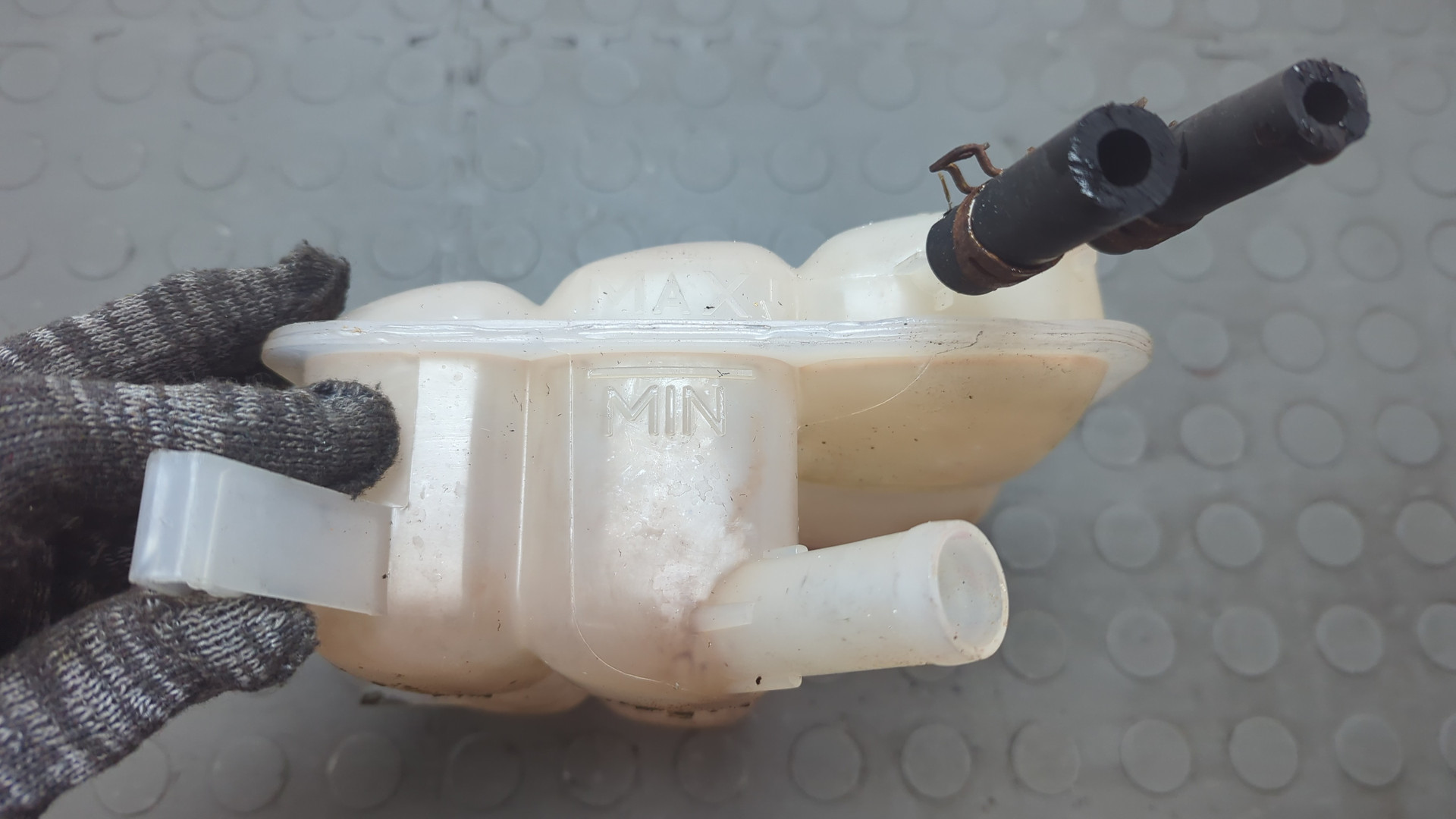 Бачок расширительный