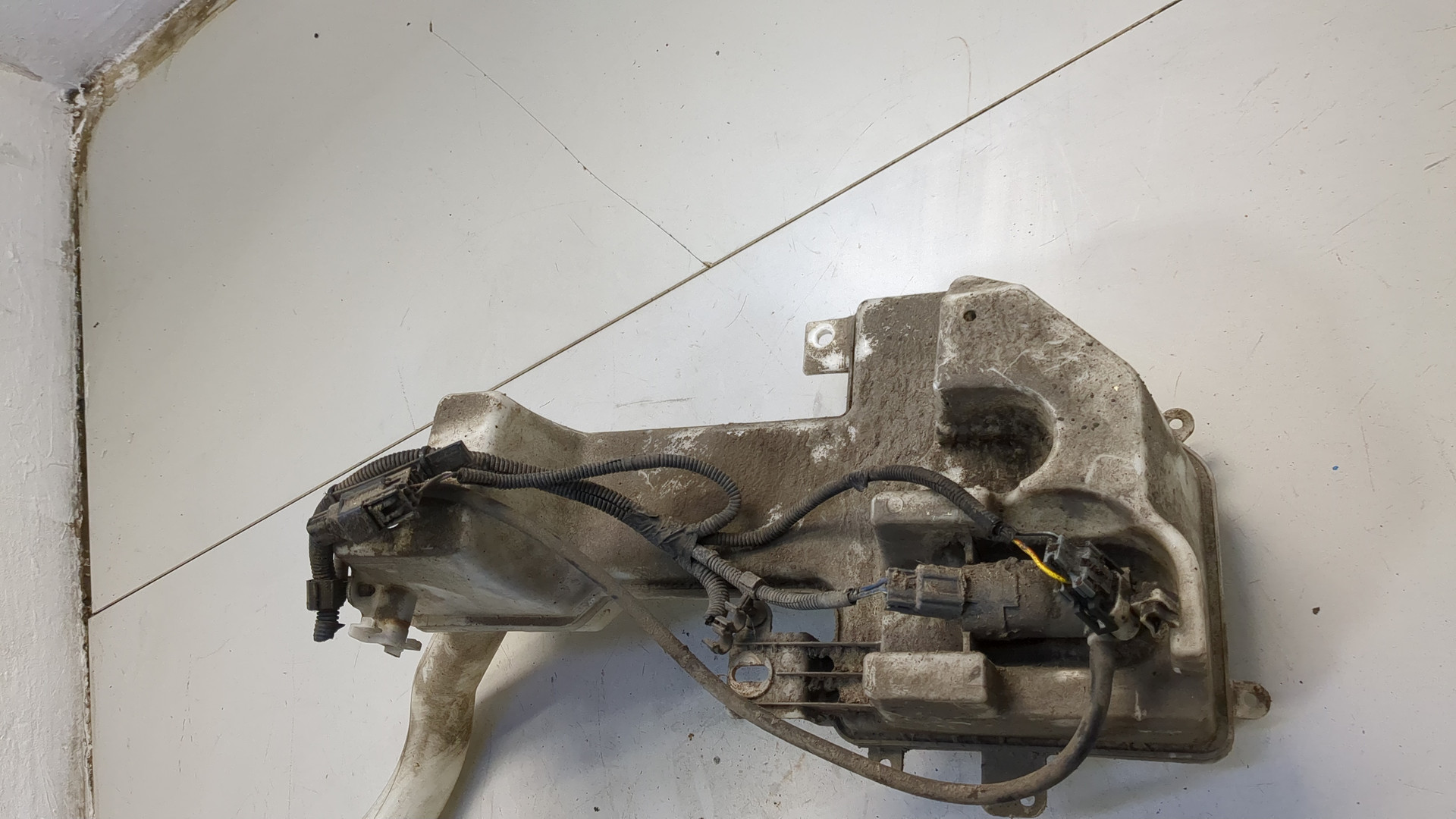 Бачок омывателя лобового стекла