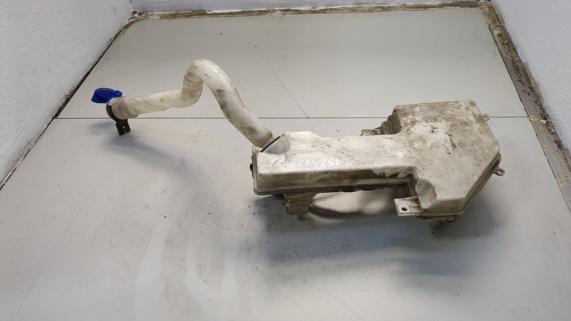 Бачок омывателя лобового стекла