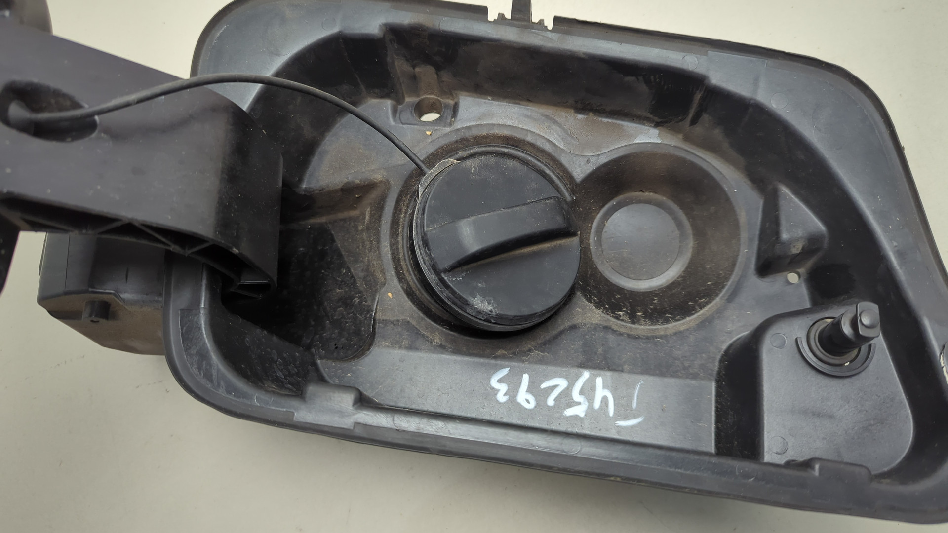 Лючок бензобака