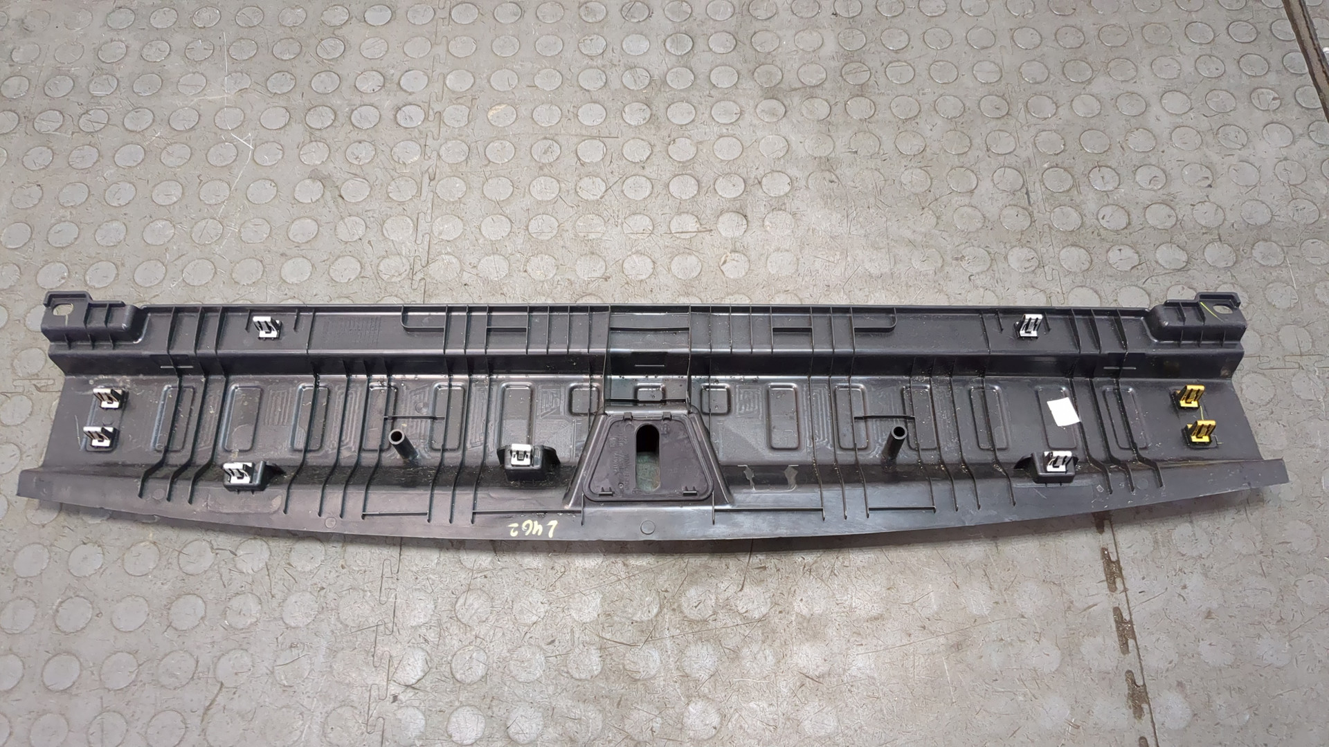 Обшивка багажника