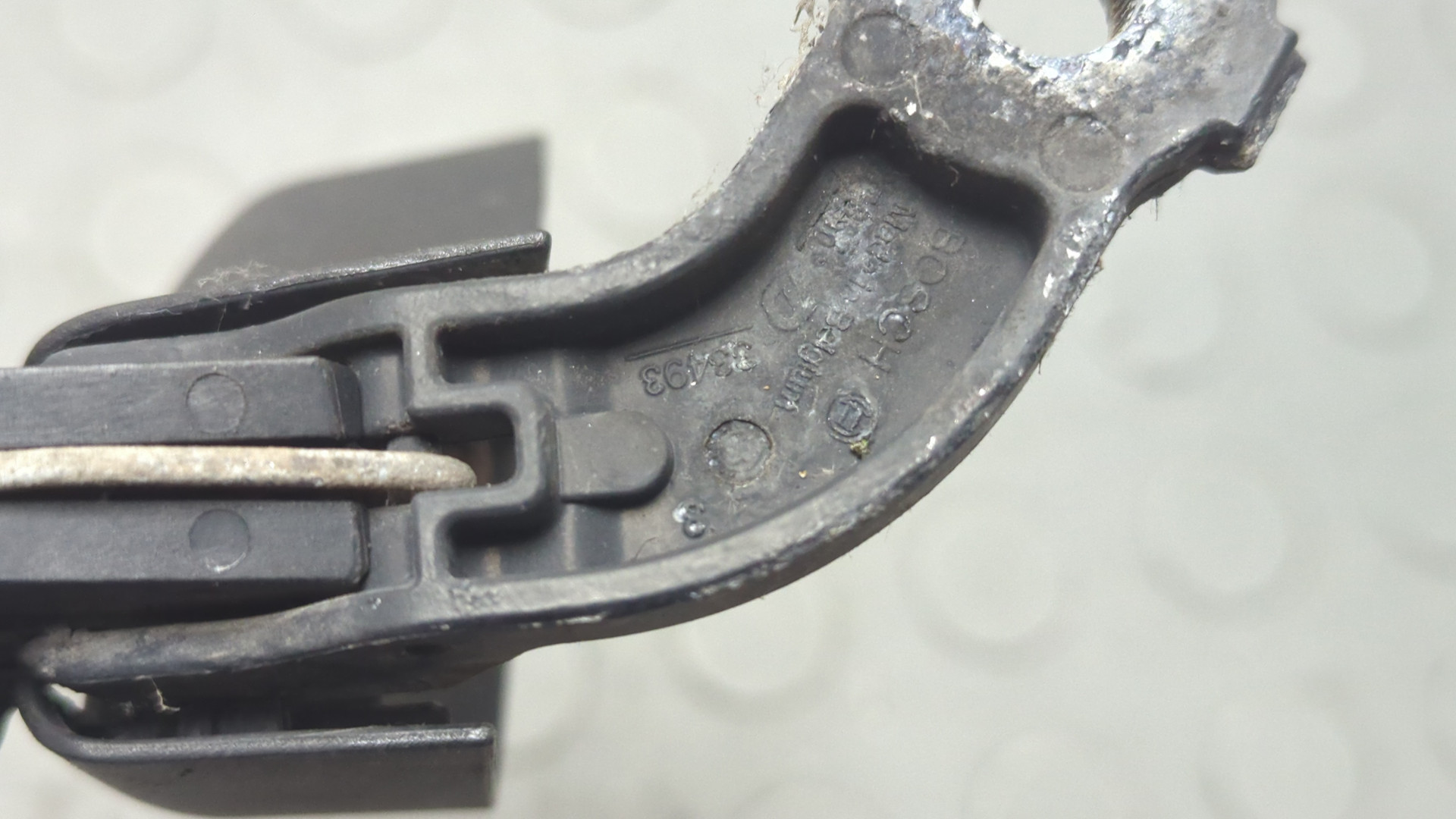 Поводок стеклоочистителя заднего