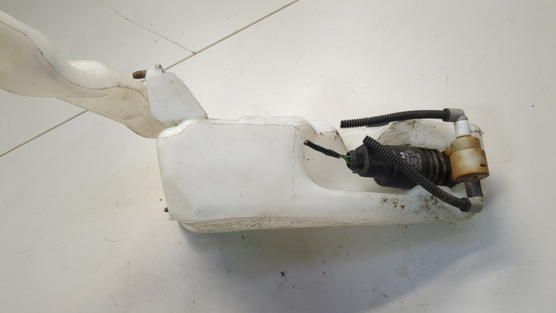 Бачок омывателя лобового стекла