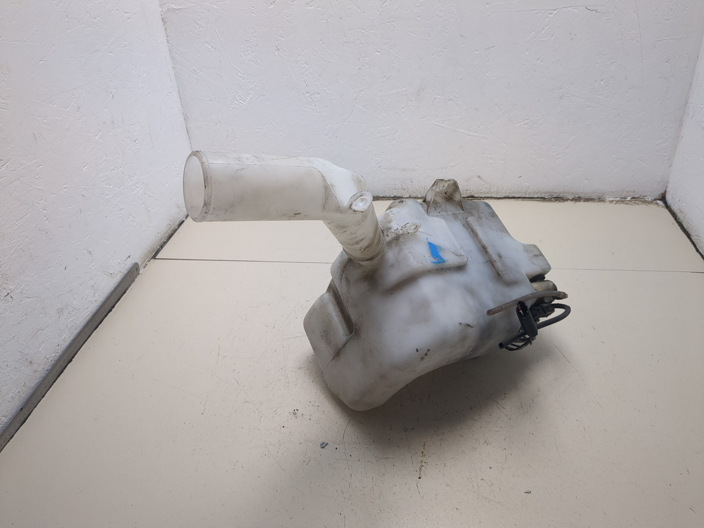 Бачок омывателя лобового стекла