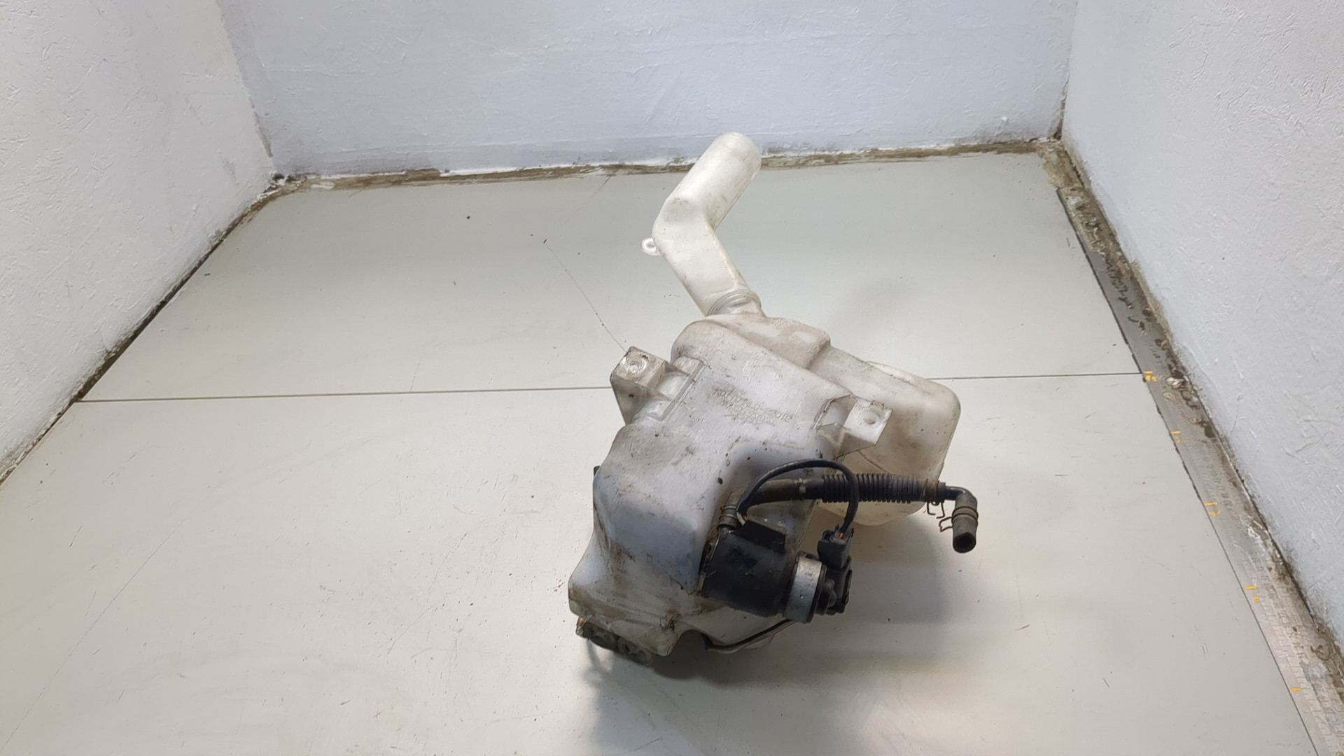 Бачок омывателя лобового стекла