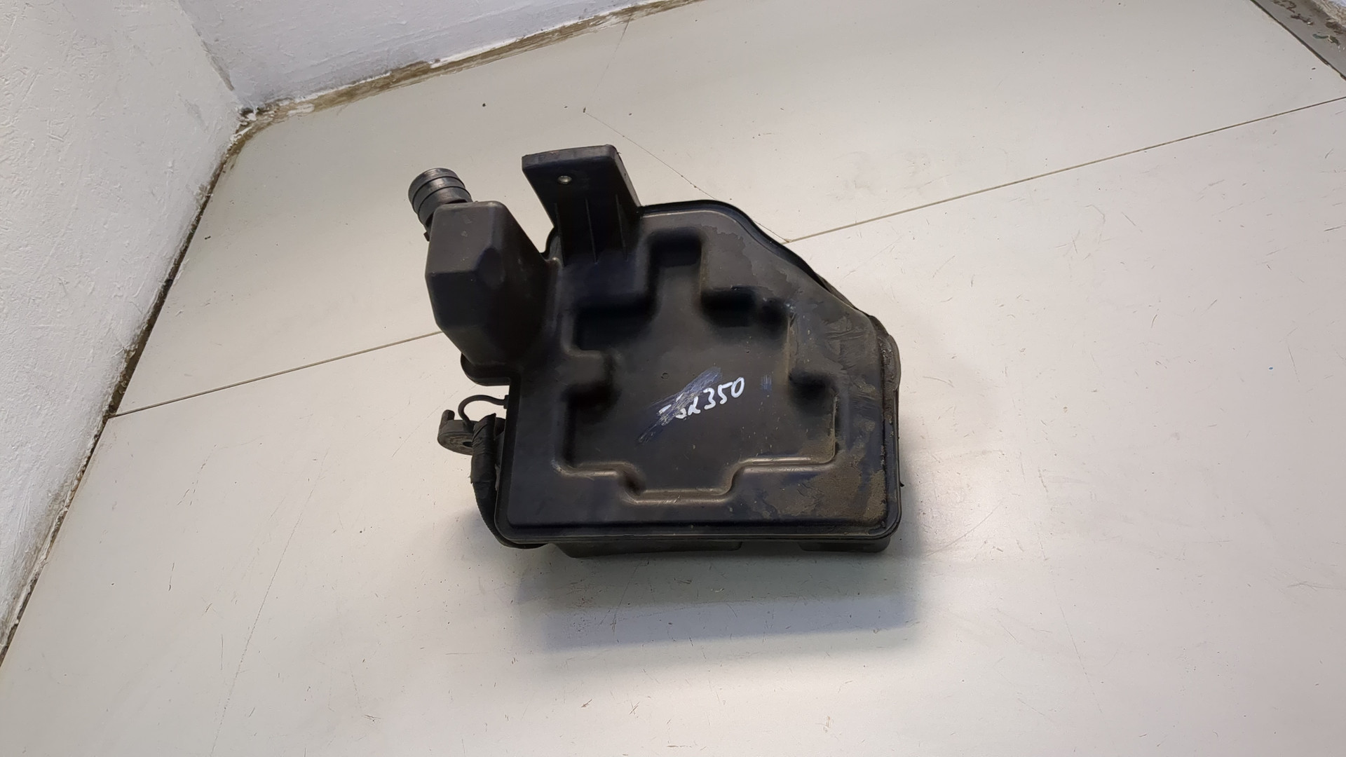 Бачок омывателя лобового стекла