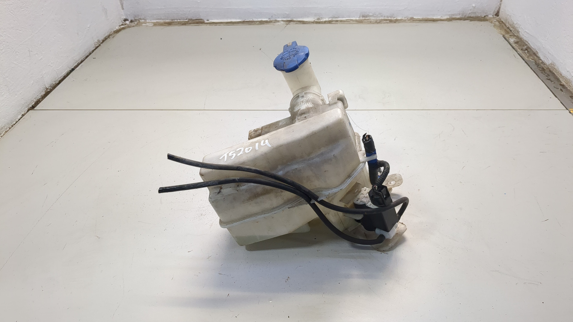 Бачок омывателя лобового стекла