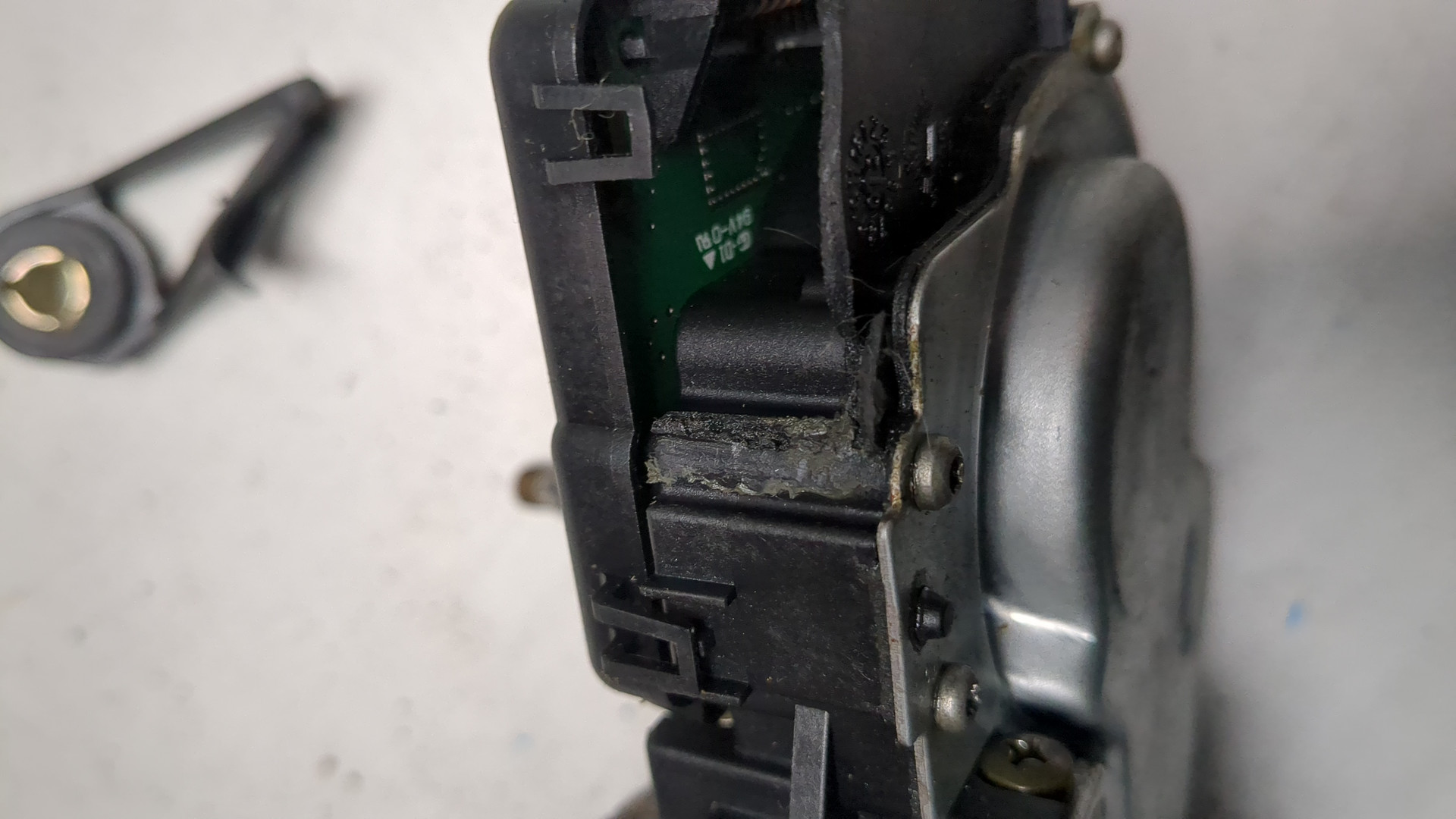 Моторчик стеклоочистителя задний для X5 E53 2000-2007