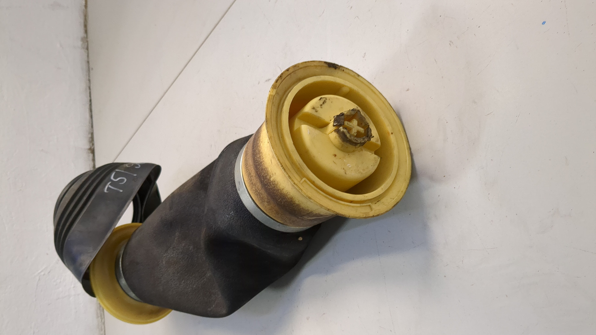 Амортизатор задний (стойка)