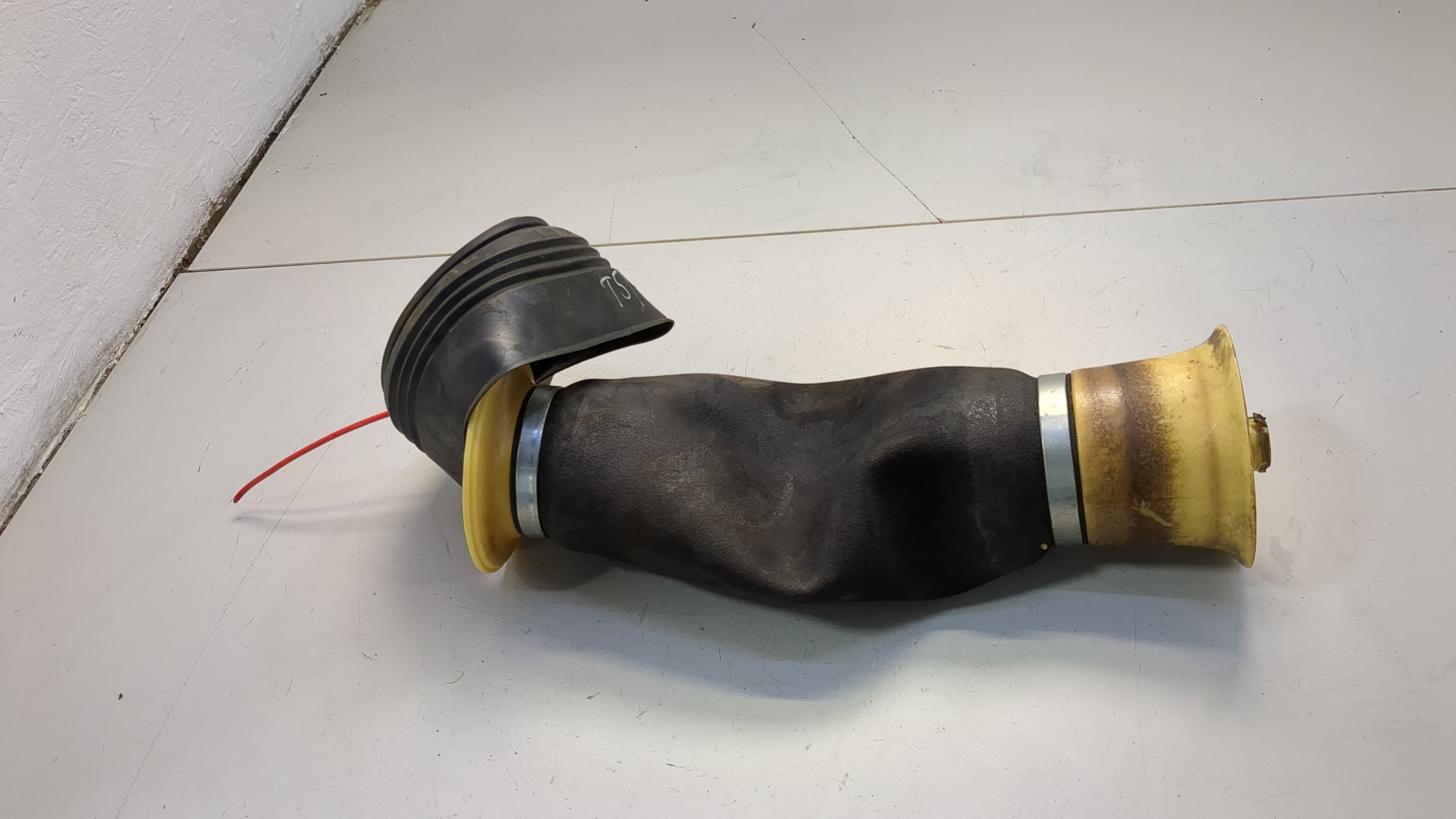 Амортизатор задний (стойка)